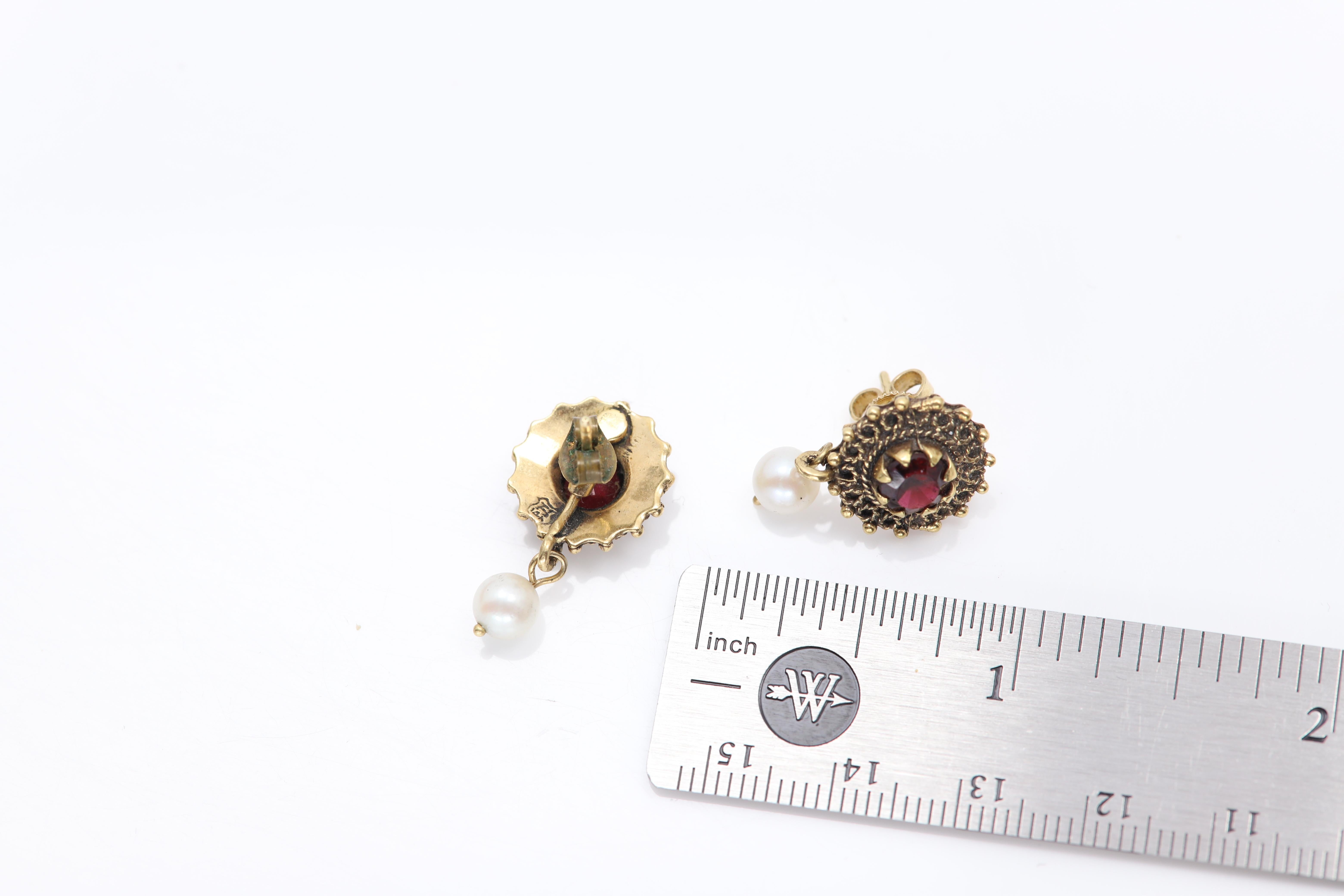 Women's Circa 1940 Garnet Earrings 14 Karat Yellow Gold Pearl and Red Garnet Gemstone For Sale