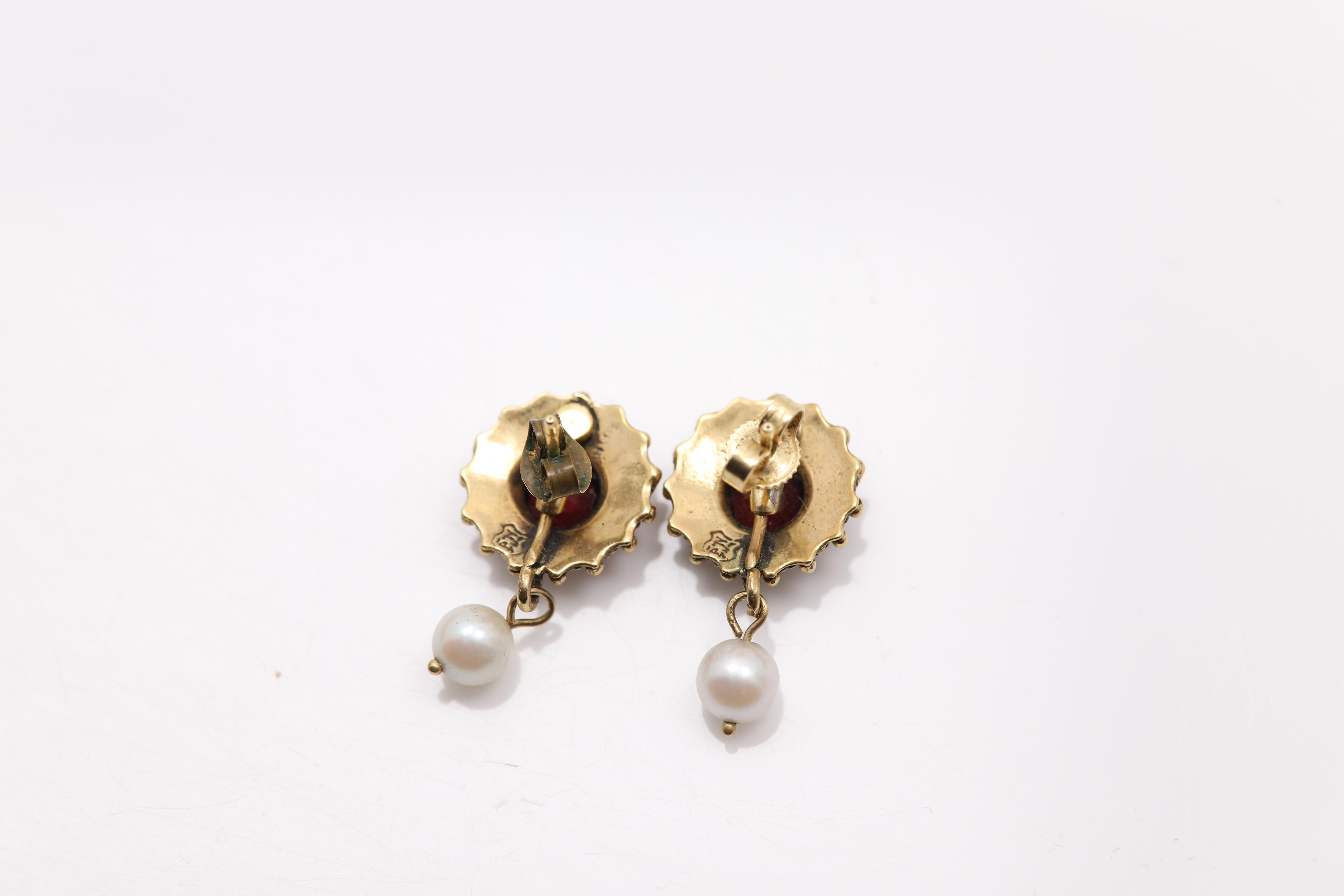Circa 1940 Garnet Earrings 14 Karat Yellow Gold Pearl and Red Garnet Gemstone For Sale 1