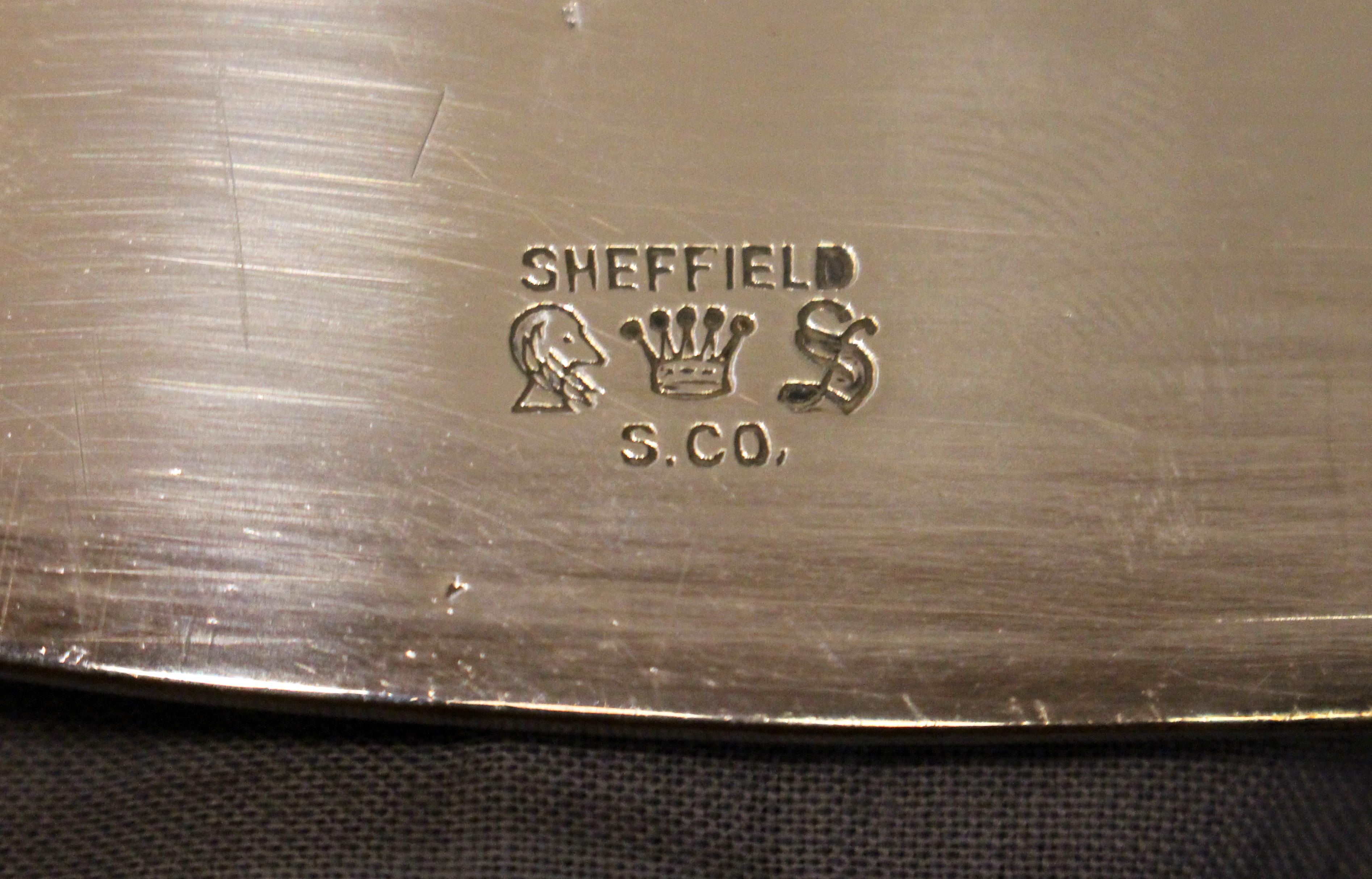 Circa 1940 Bandeja de té plateada de Sheffield Silver Co. Estadounidense en venta