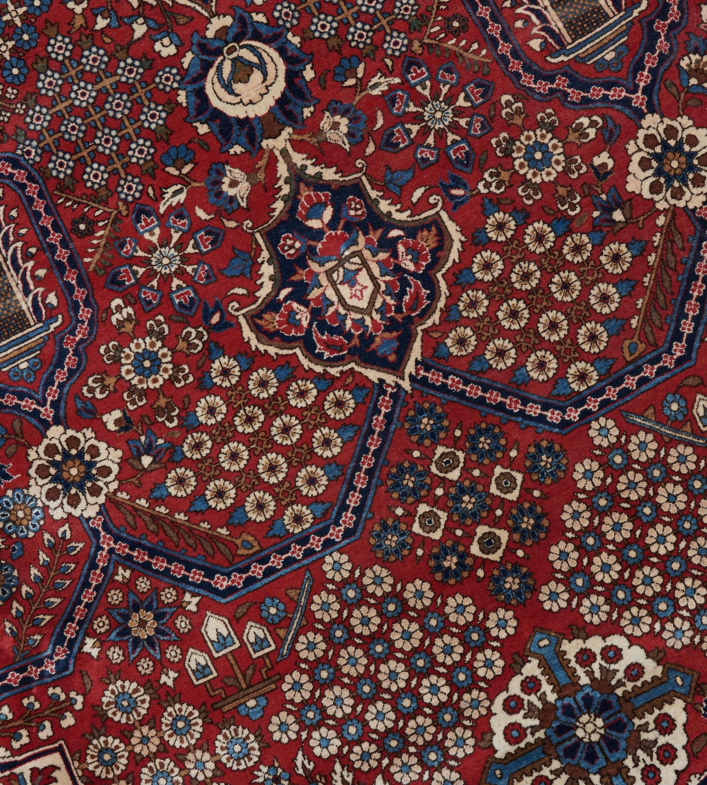 Traditional Hand-Woven Persian Isfahan Rug, circa 1940 For Sale 3