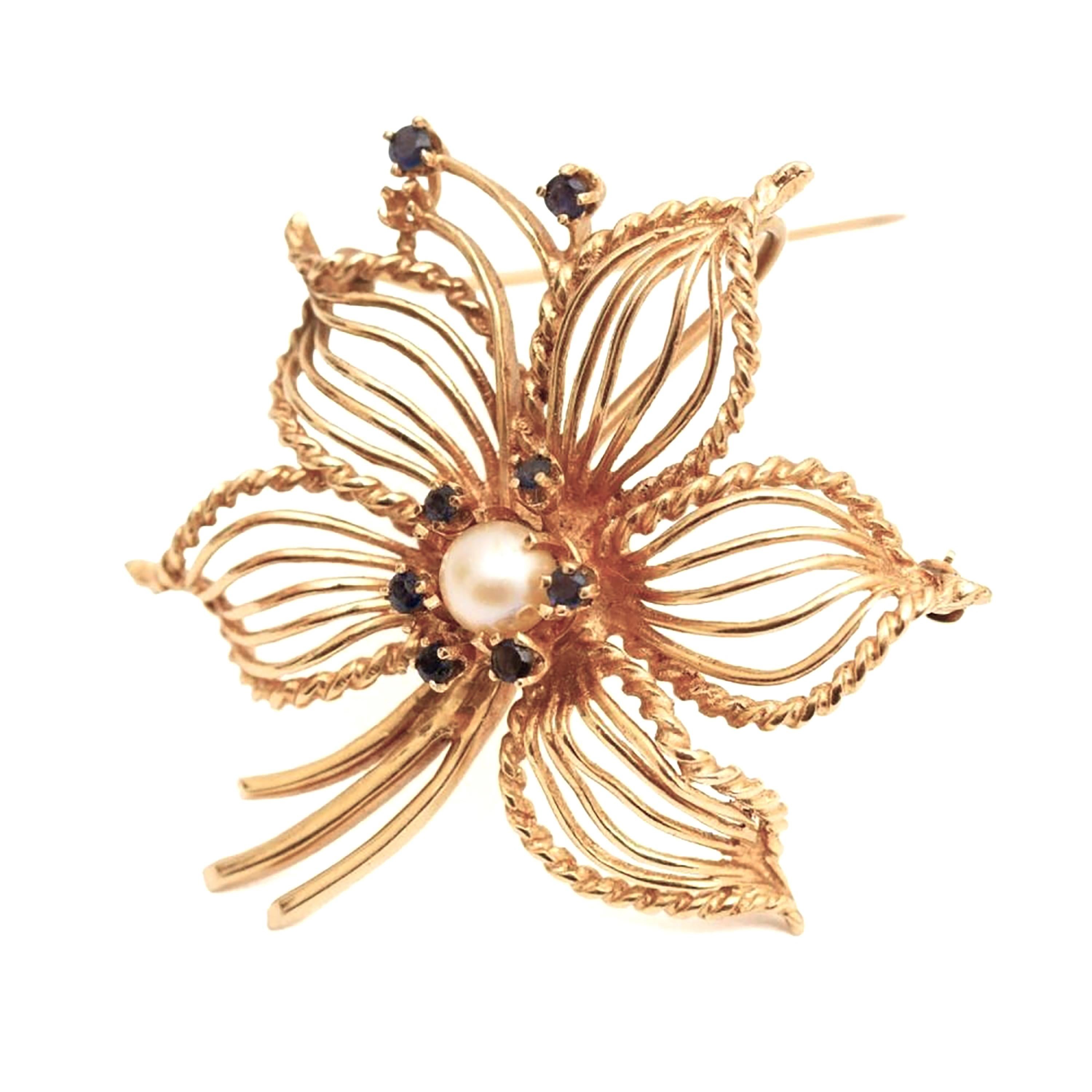  Circa 1940 Vintage Sapphire and Pearl Convertible Yellow Gold Pendant Brooch In Good Condition For Sale In New York, NY