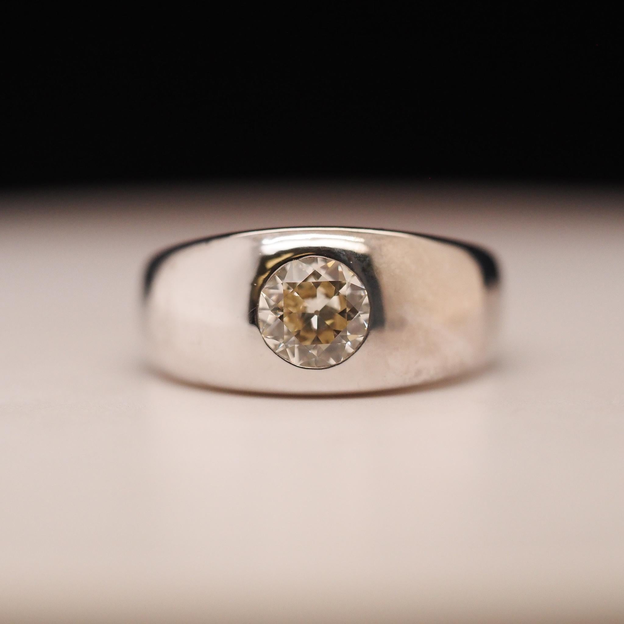 Circa 1940s 14K White Gold 1.35ct Old European Brilliant Diamond Ring For Sale 4