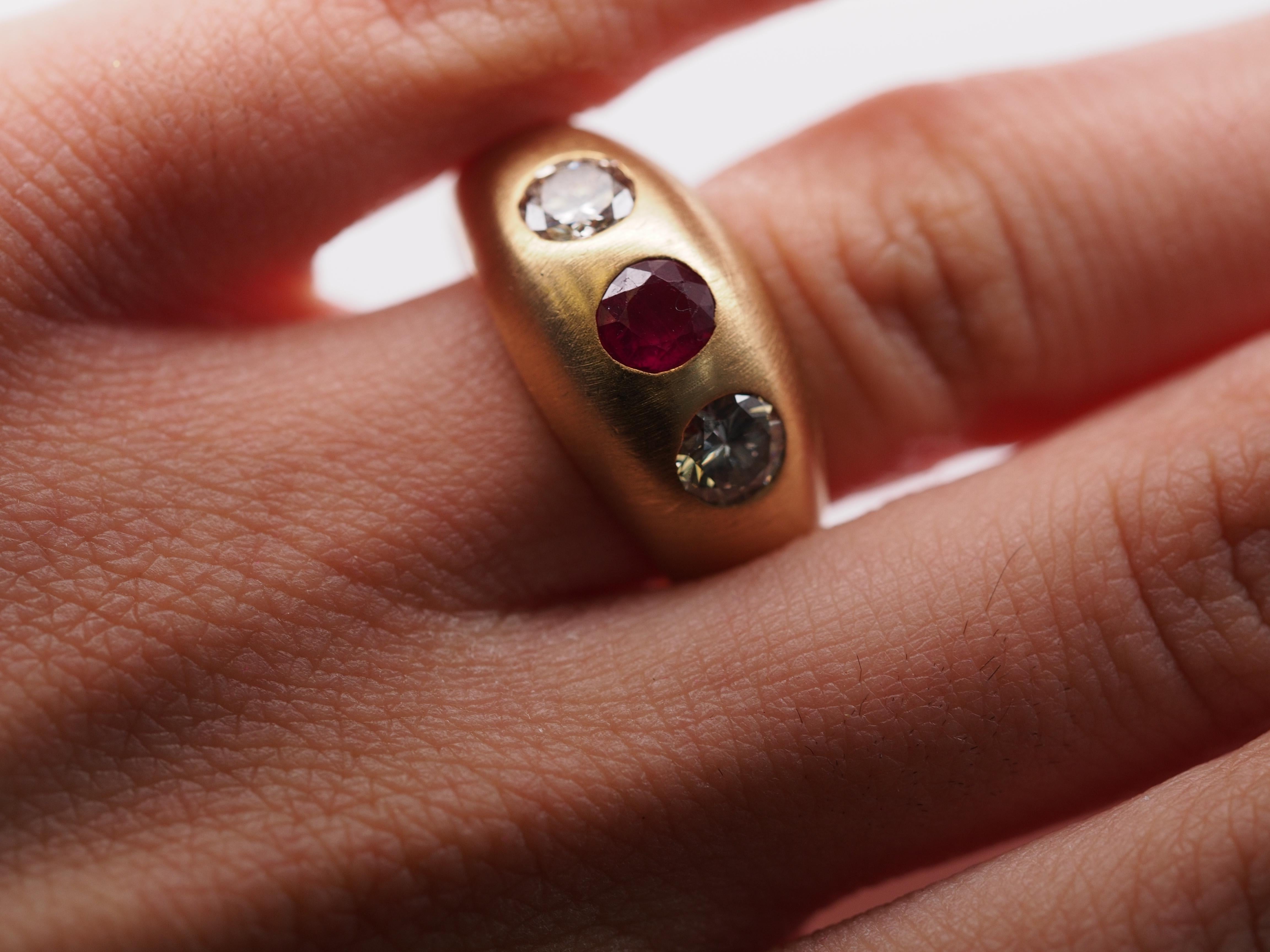 Women's or Men's 14k Yellow Gold Ruby and Diamond Three Stone Ring, circa 1940s For Sale