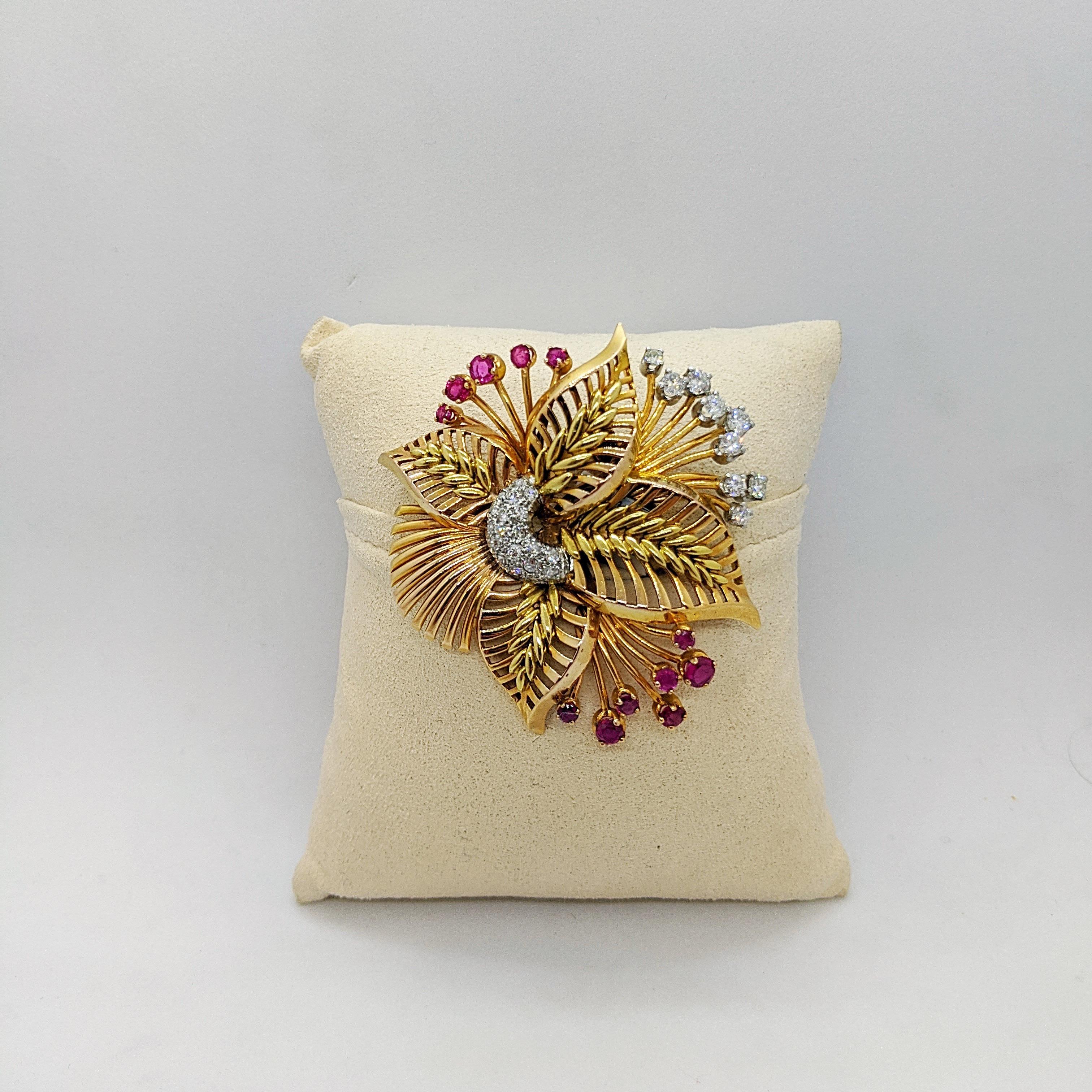 Retro 18 Karat Rose Gold Brooch with Diamonds and Rubies, circa 1940s For Sale