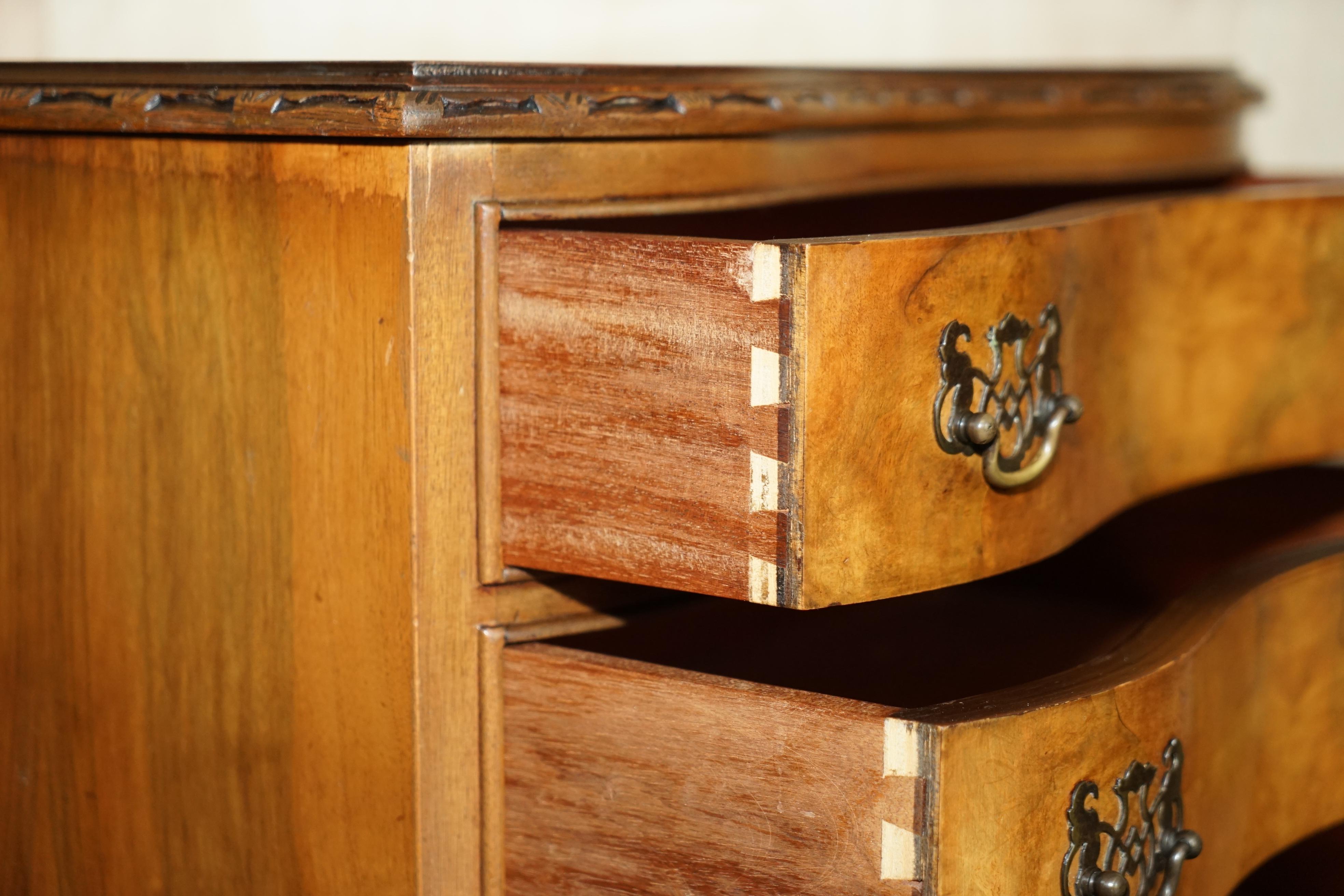 circa 1940's Burr Walnut Serpentine Fronted Bedside Side Table Chest of Drawers 5