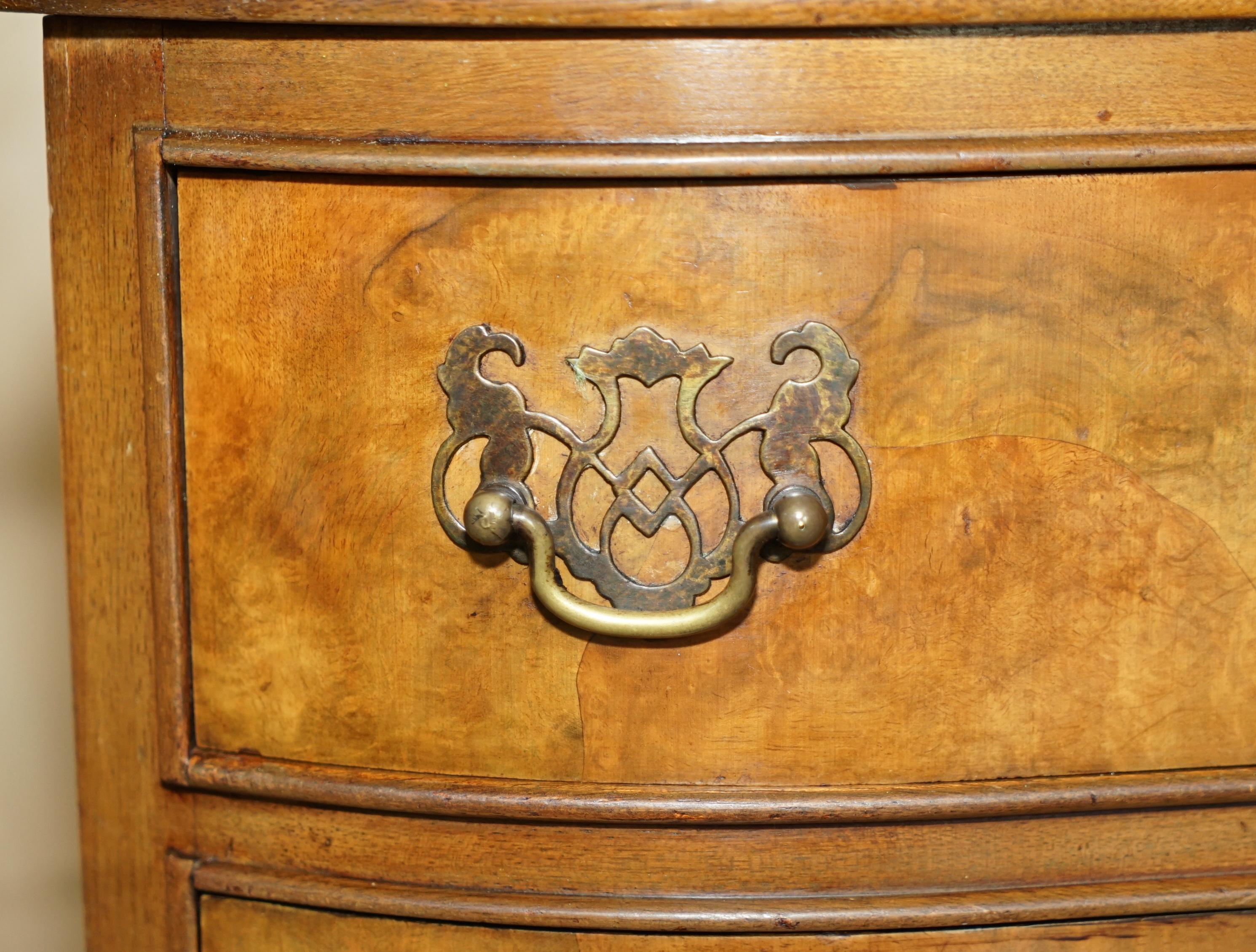 circa 1940's Burr Walnut Serpentine Fronted Bedside Side Table Chest of Drawers In Good Condition In West Sussex, Pulborough