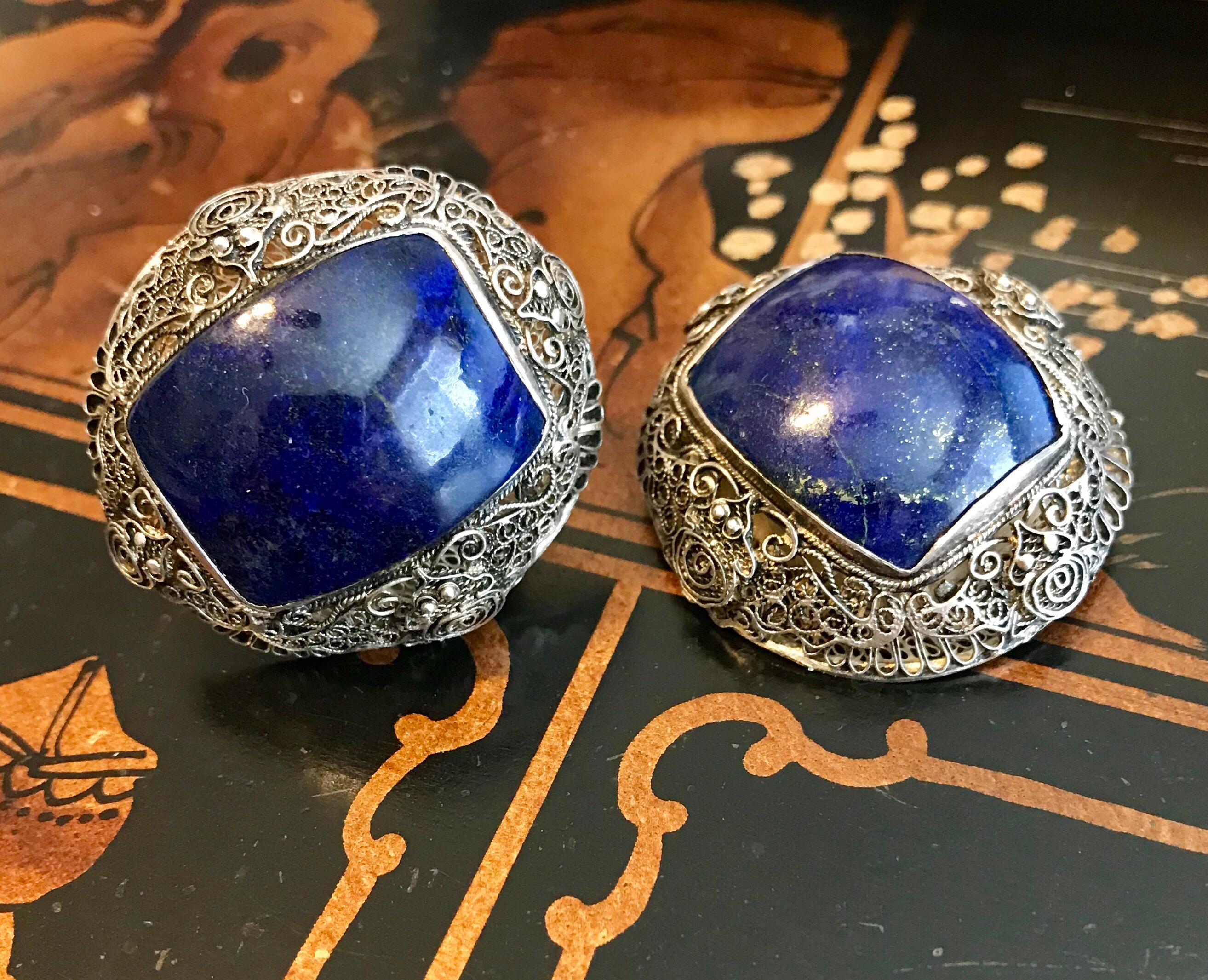 Circa 1940s Chinese Sterling Silver and Lapis Cabochon Earrings In Good Condition For Sale In Long Beach, CA