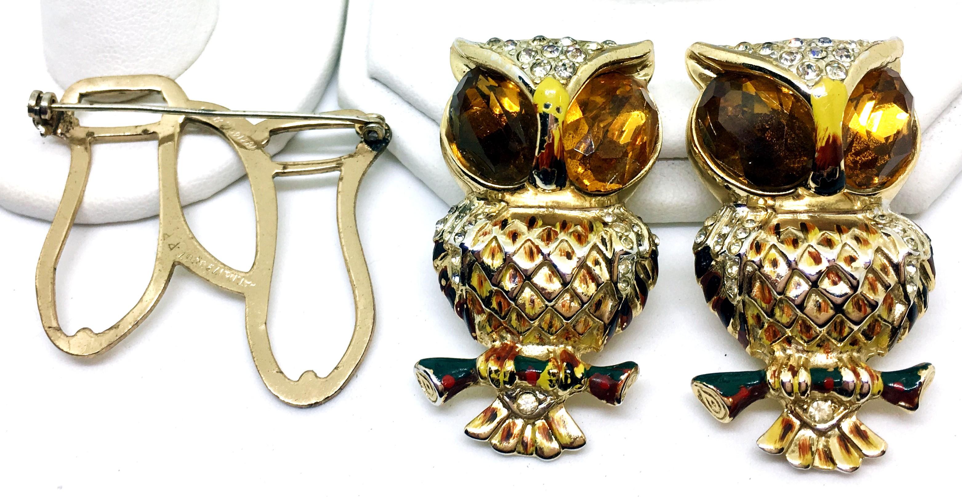 Circa 1940s Coro Craft Duette Yellow and Goldtone Owl Brooch/Clips Damen im Angebot