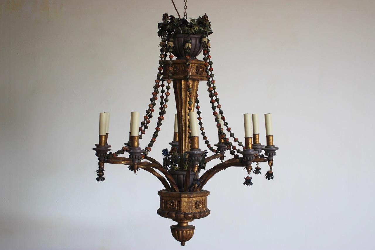 Italian Eight-Arm Giltwood and Tole Chandelier, circa 1940s 1