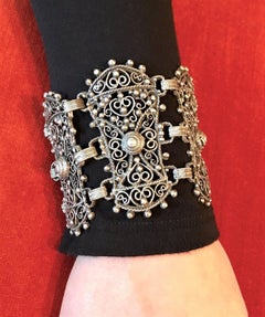 Circa 1940s Jeray Estruscan-Revival Silvertone Large LInk Bracelet