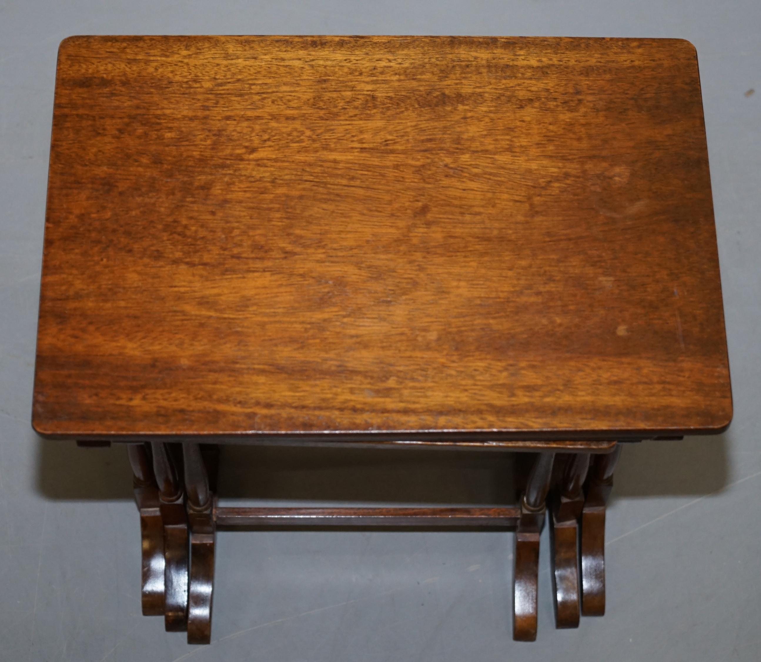 English Nest of Three Mahogany Tables with Nicely Carved Decorative Legs circa 1940s 