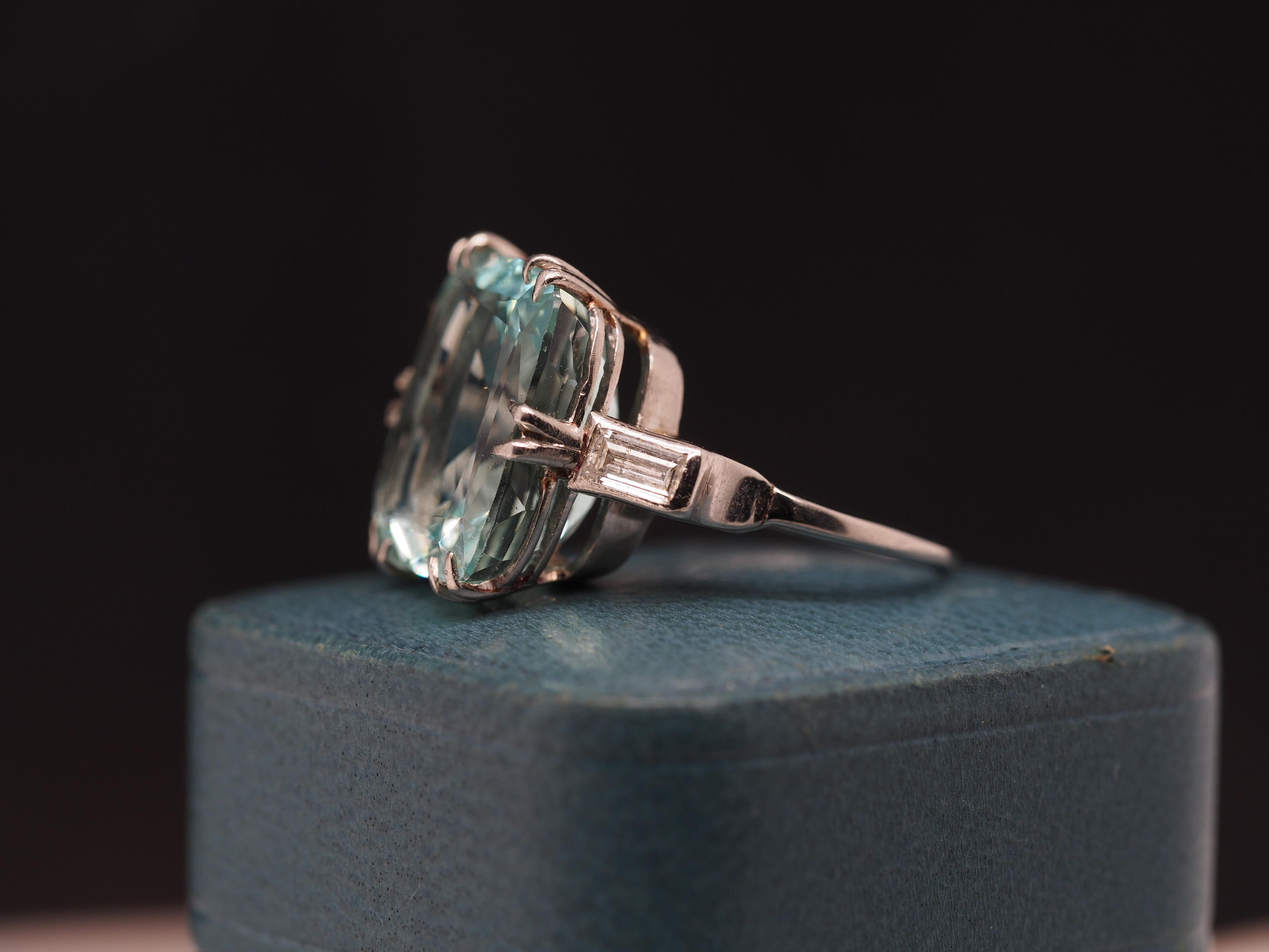 Platinum Art Deco Aquamarine Ring, circa 1940s For Sale 1