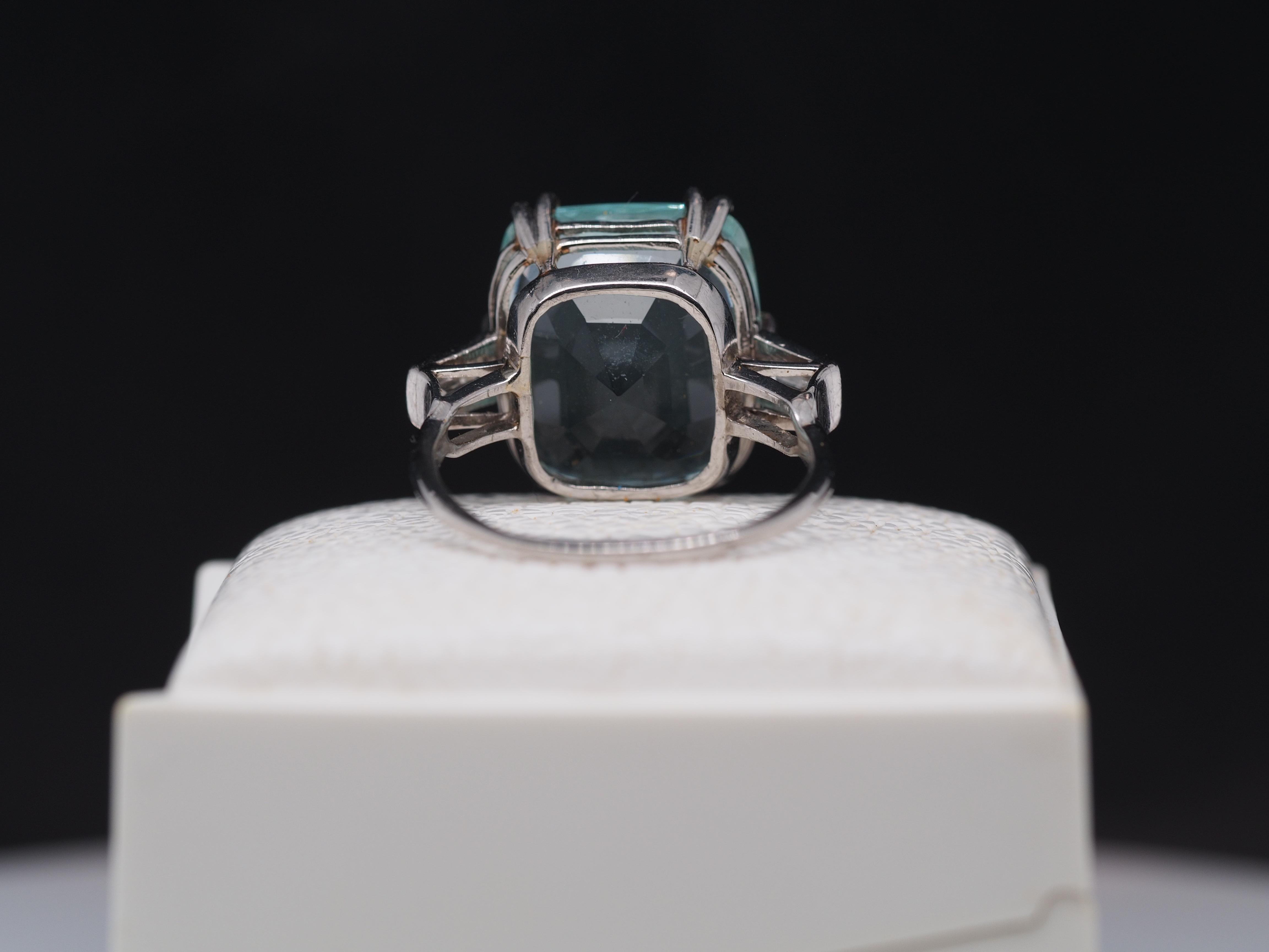 Platinum Art Deco Aquamarine Ring, circa 1940s For Sale 3