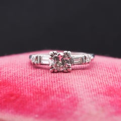 Anello di fidanzamento vintage in platino da 0,50 carati con centro a brillante europeo, anni '40 circa