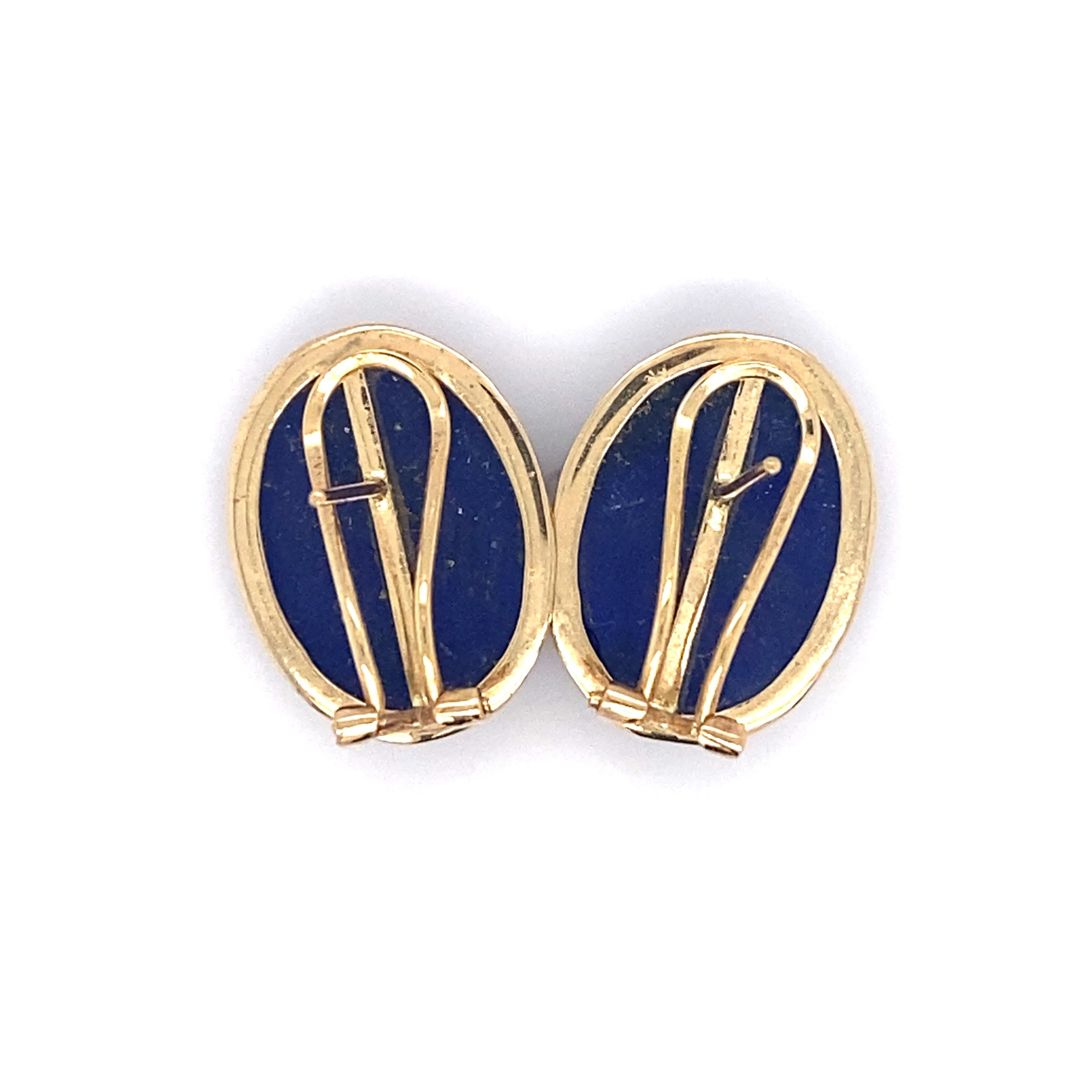 Circa 1940s Polished Lapis Lazuli Cabochon Earrings in 14K Gold In Good Condition In Atlanta, GA