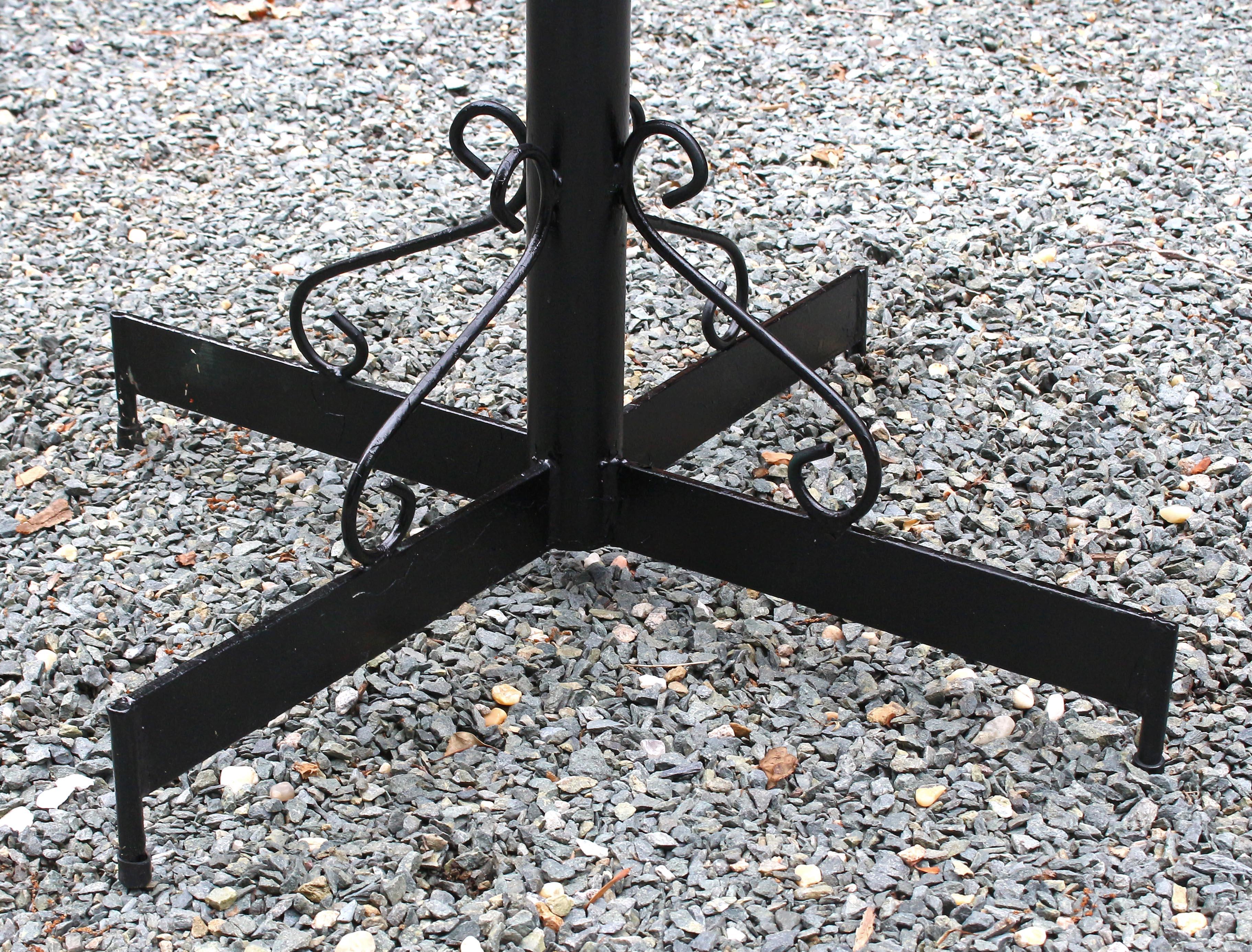 Mid-Century Modern Circa 1950-70 Wrought Iron Outdoor Table & Four Arm Chairs