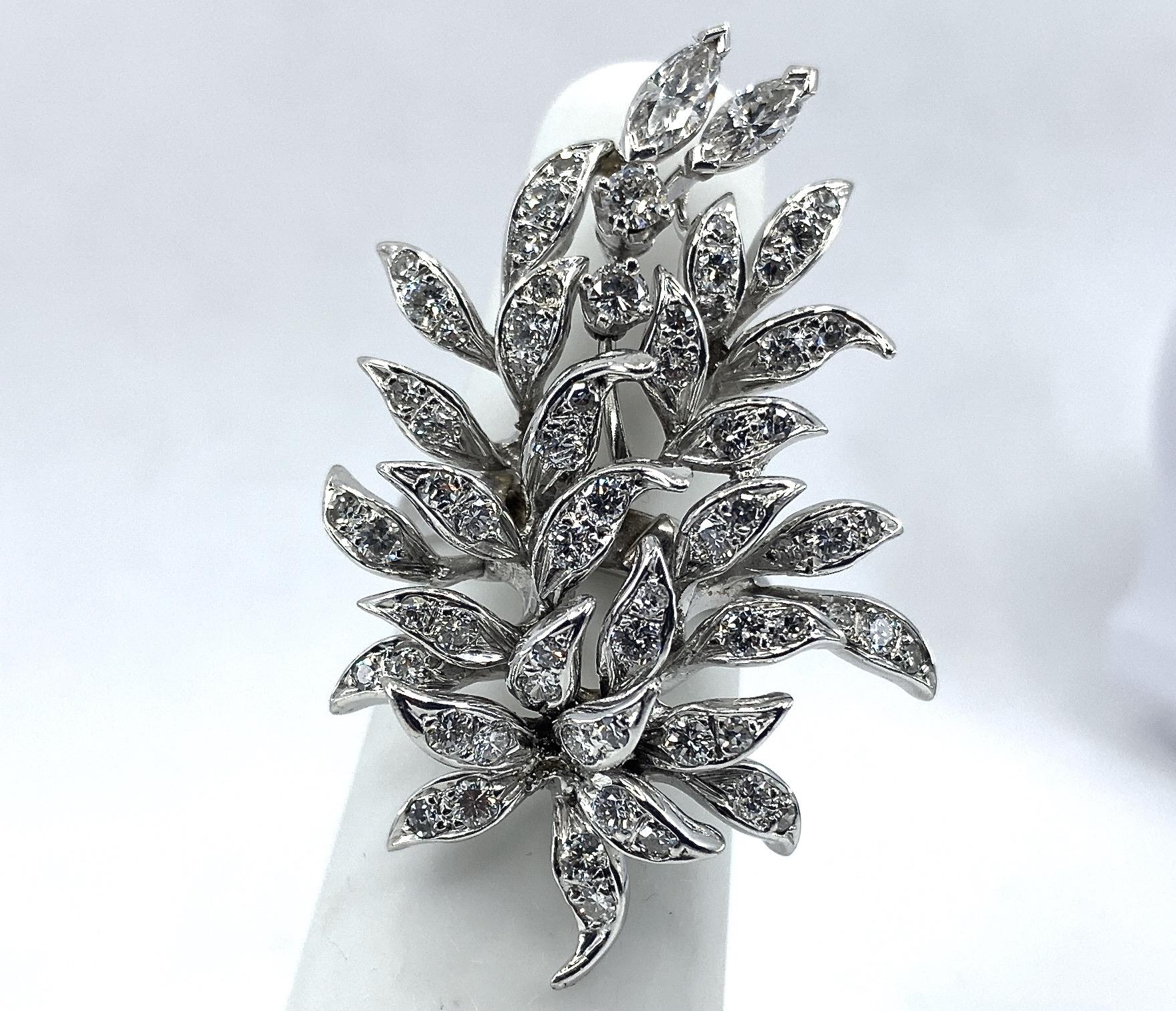 Leafy 1970s Cocktail Ring in White Gold with 1 Carat Full- & Single-Cut Diamonds 1