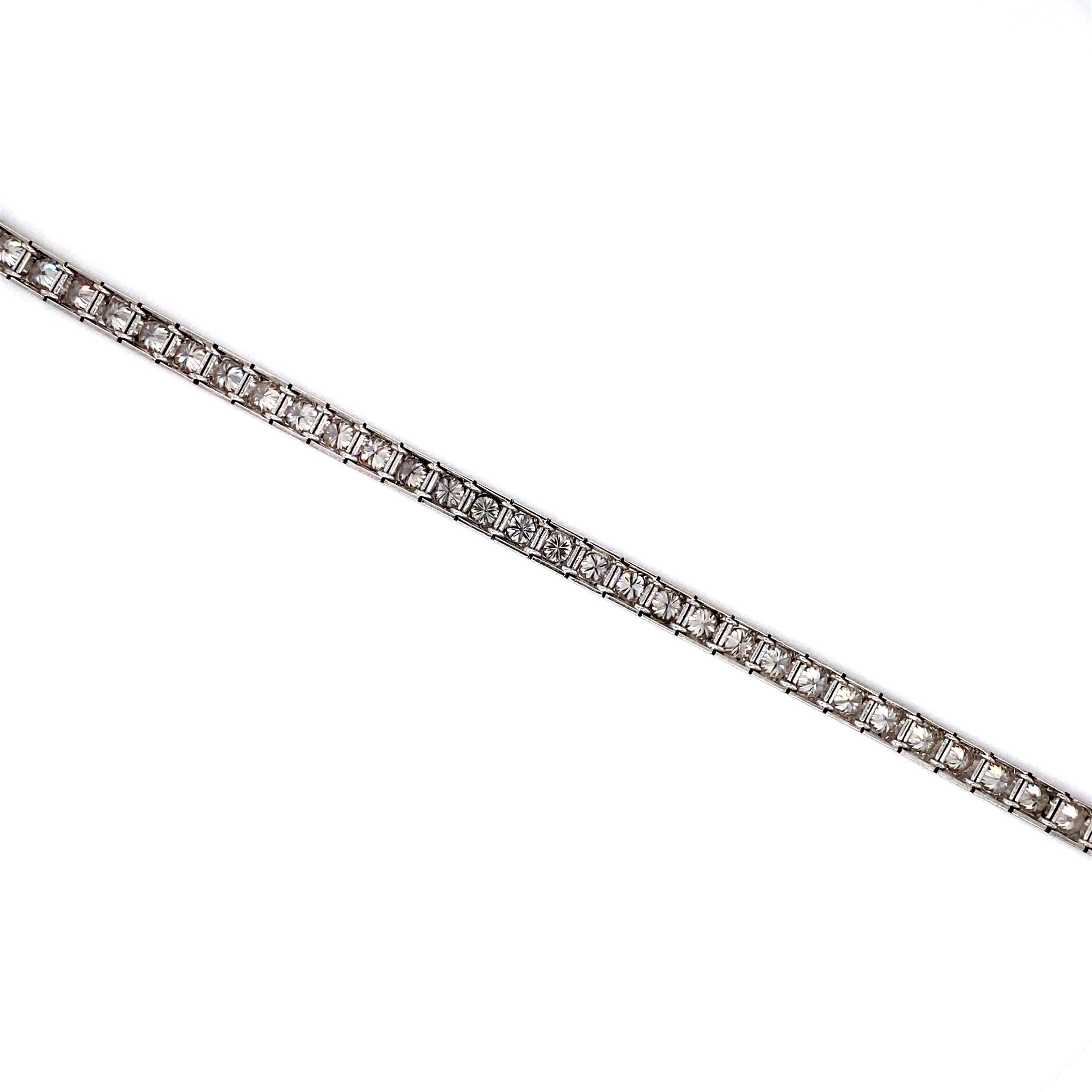 Platin-Tennisarmband mit 11,25 Karat Diamanten, ca. 1950er Jahre im Zustand „Hervorragend“ in Hicksville, NY