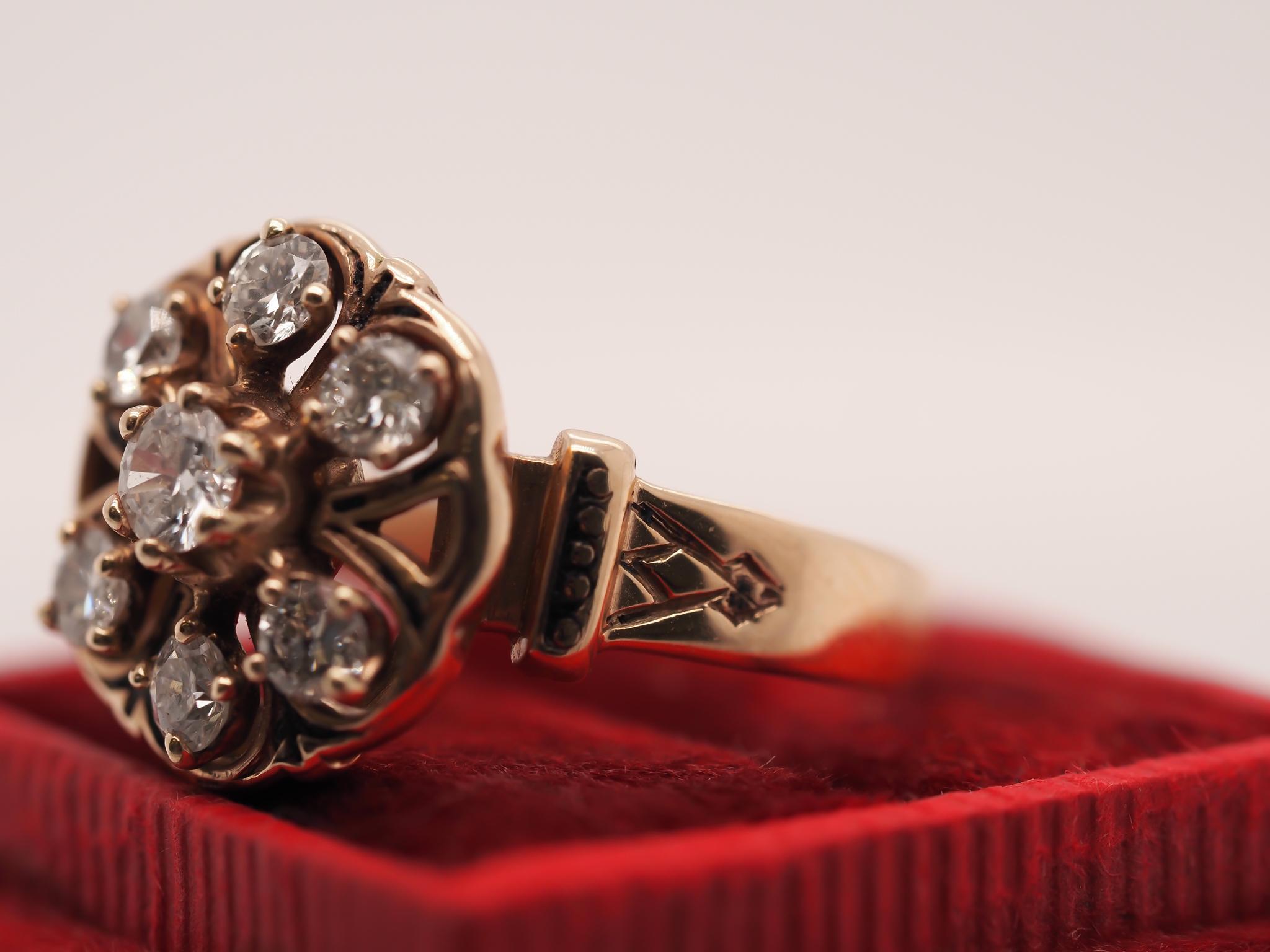 Circa 1950s 14K Yellow Gold Diamond and Enamel Ring In Good Condition For Sale In Hicksville, NY