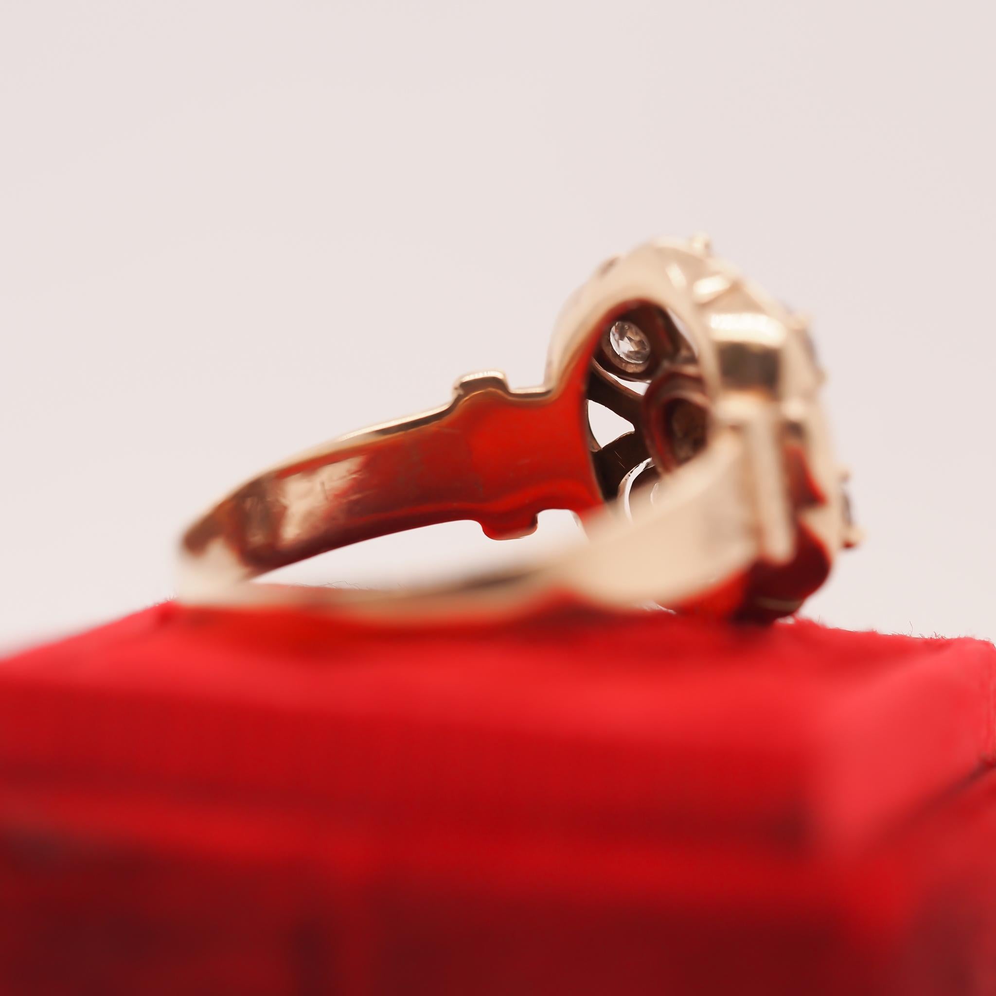 Circa 1950s 14K Yellow Gold Diamond and Enamel Ring For Sale 3