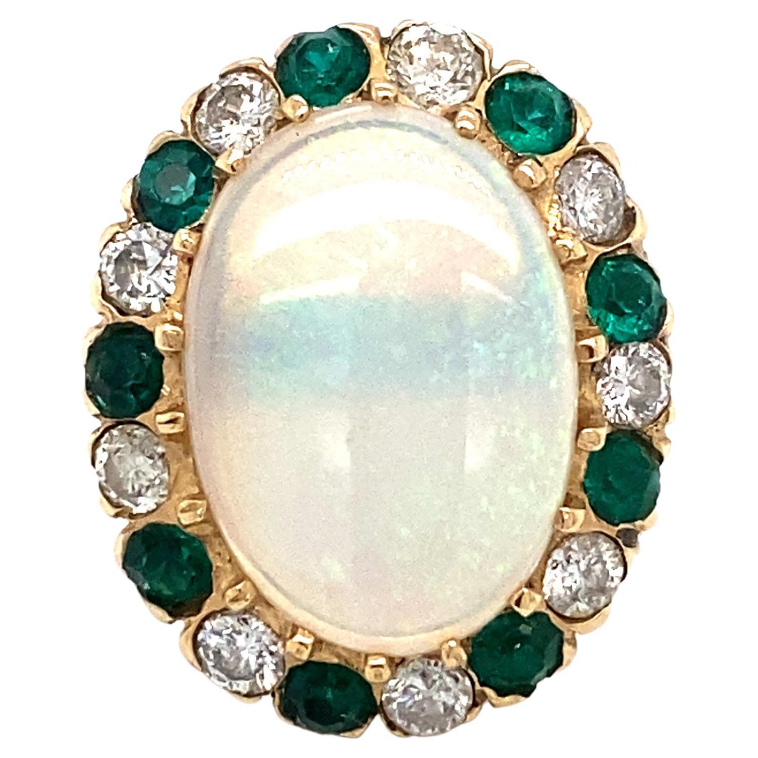 Bague en or 14 carats avec halo d'opales, de diamants et de verre verts, datant des années 1950