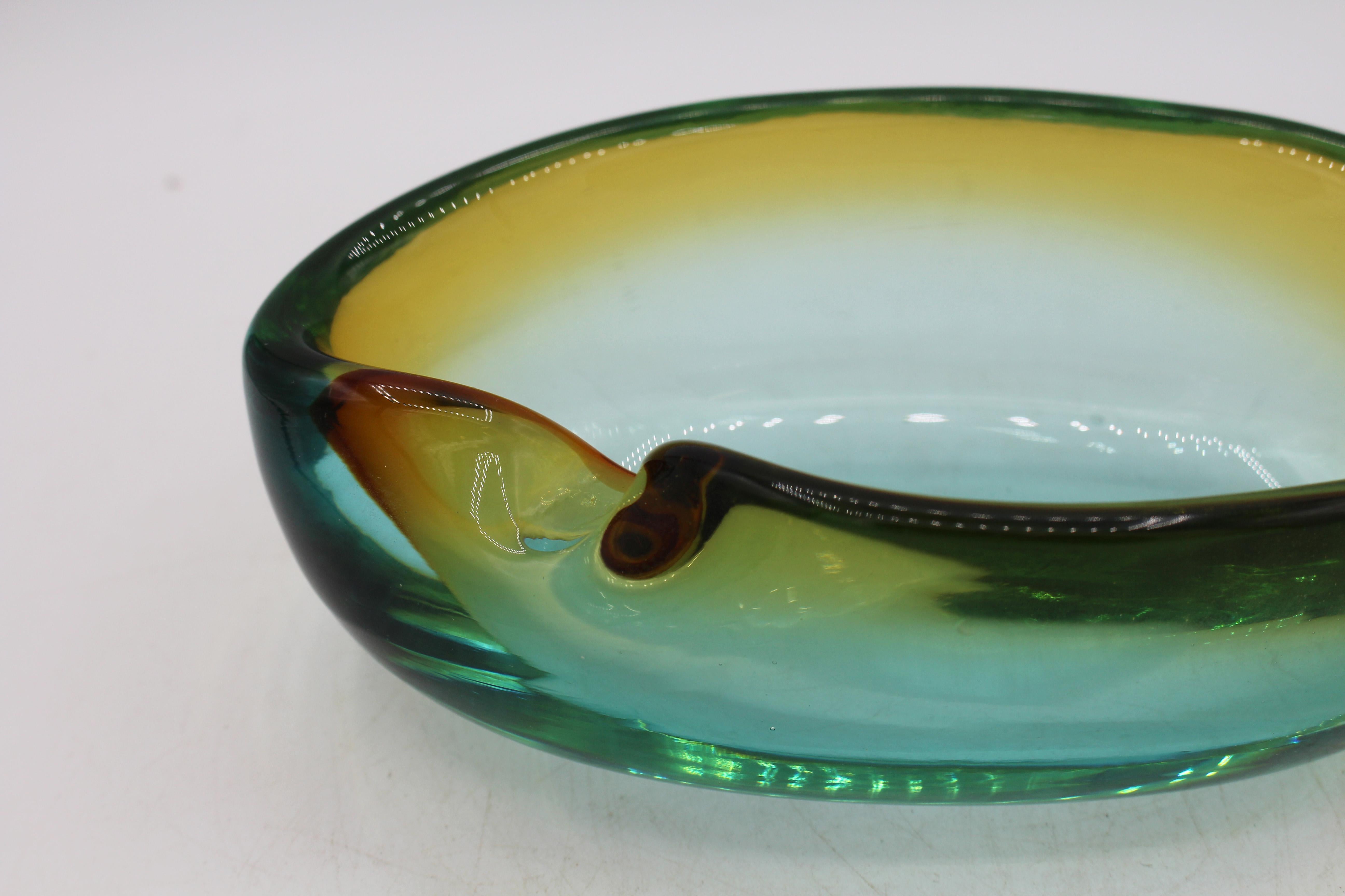 Circa 1950s Amber to Green Murano Glass Amporphous Form Cigar Ashtray In Good Condition For Sale In Chapel Hill, NC
