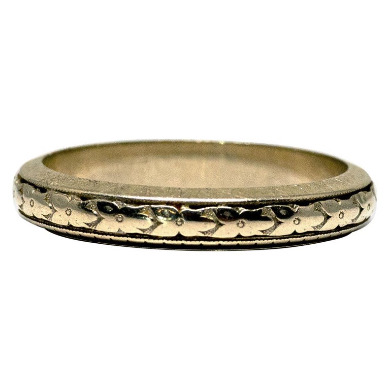 Retro Artcarved 14 Karat White Gold Engraved Vintage Wedding Band, circa  1950s