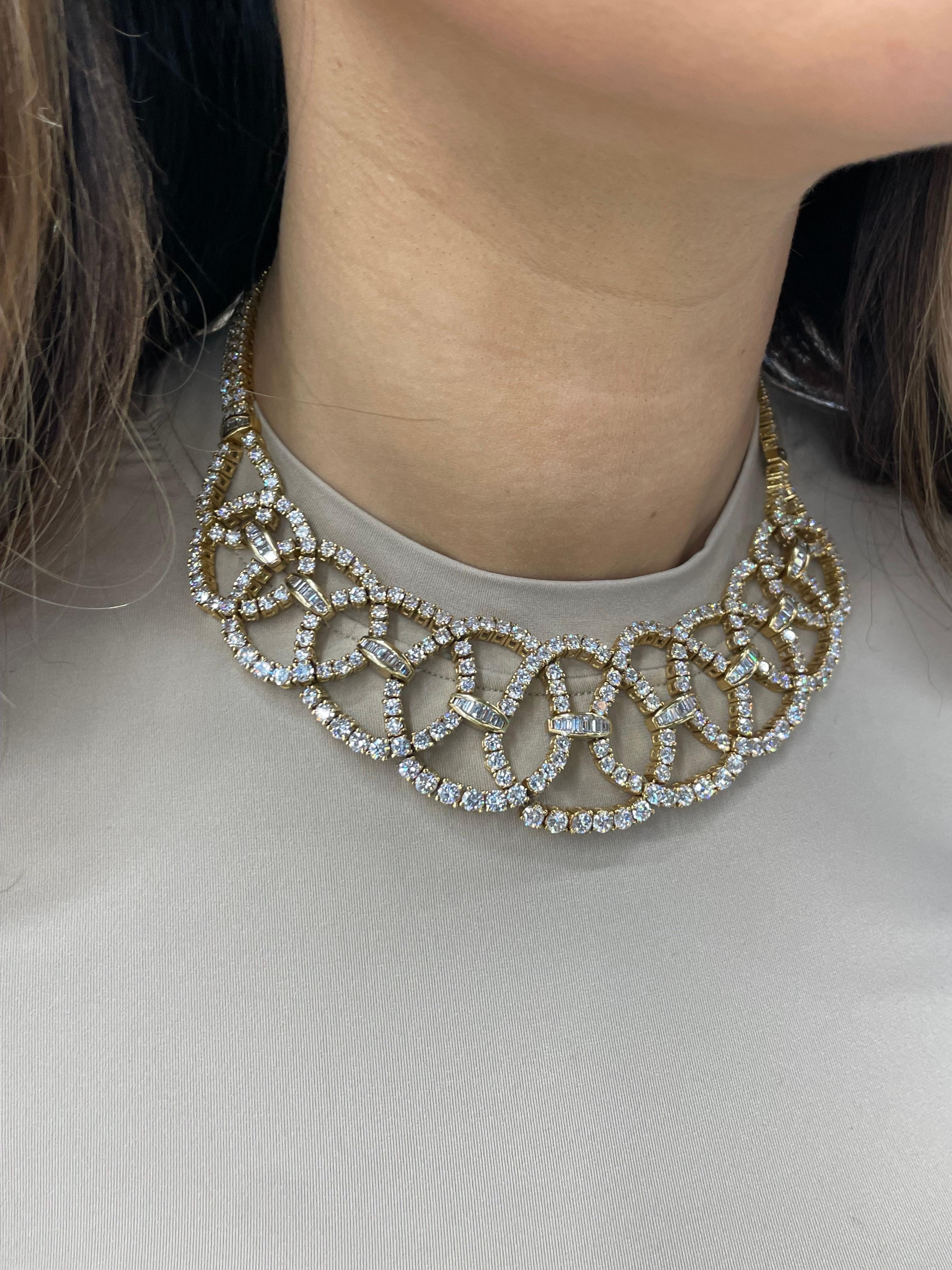 Circa 1950s Diamond Collar Necklace 45 Carats 18 Karat Yellow Gold For Sale 6