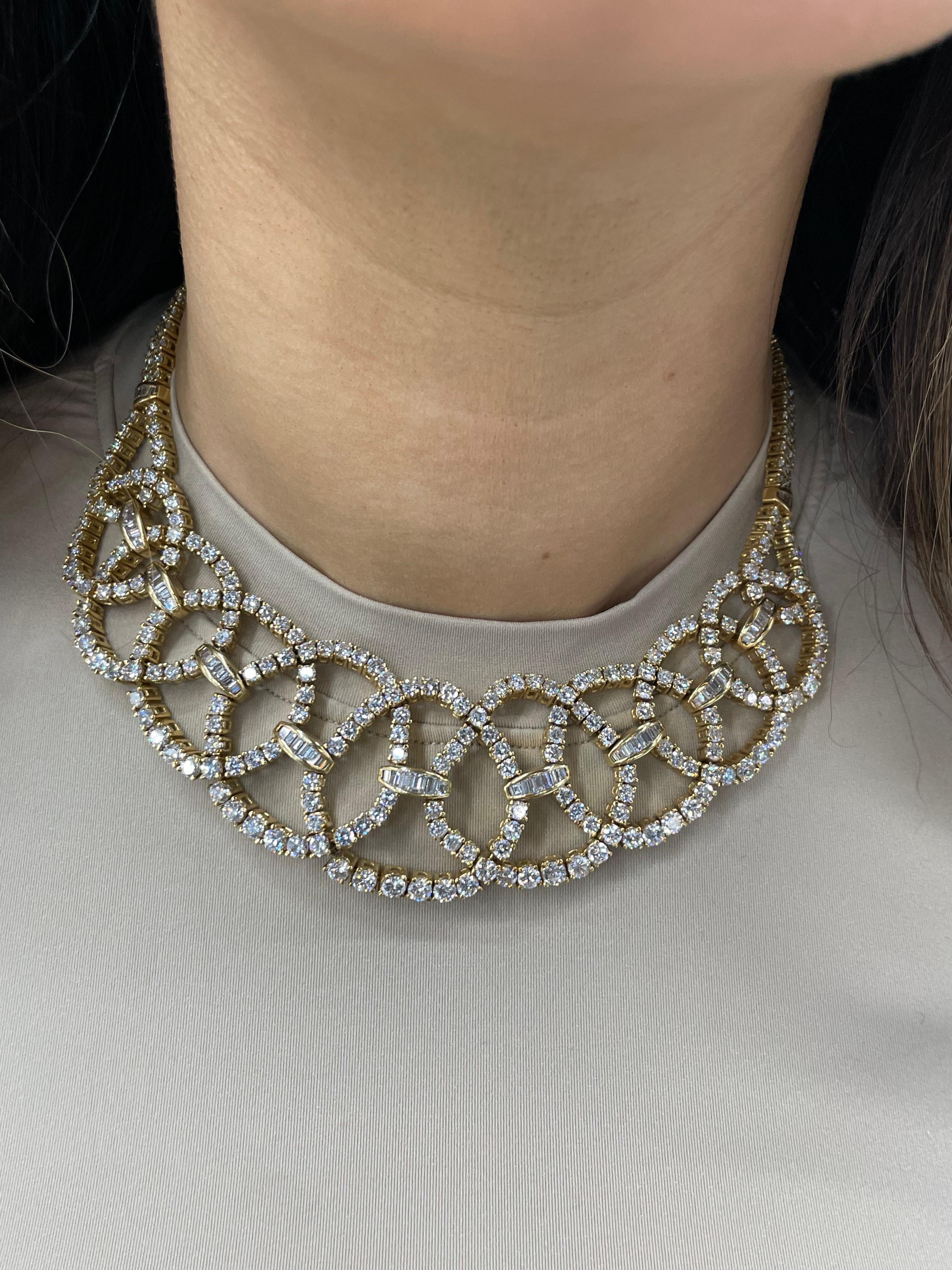 Circa 1950s Diamond Collar Necklace 45 Carats 18 Karat Yellow Gold For Sale 8