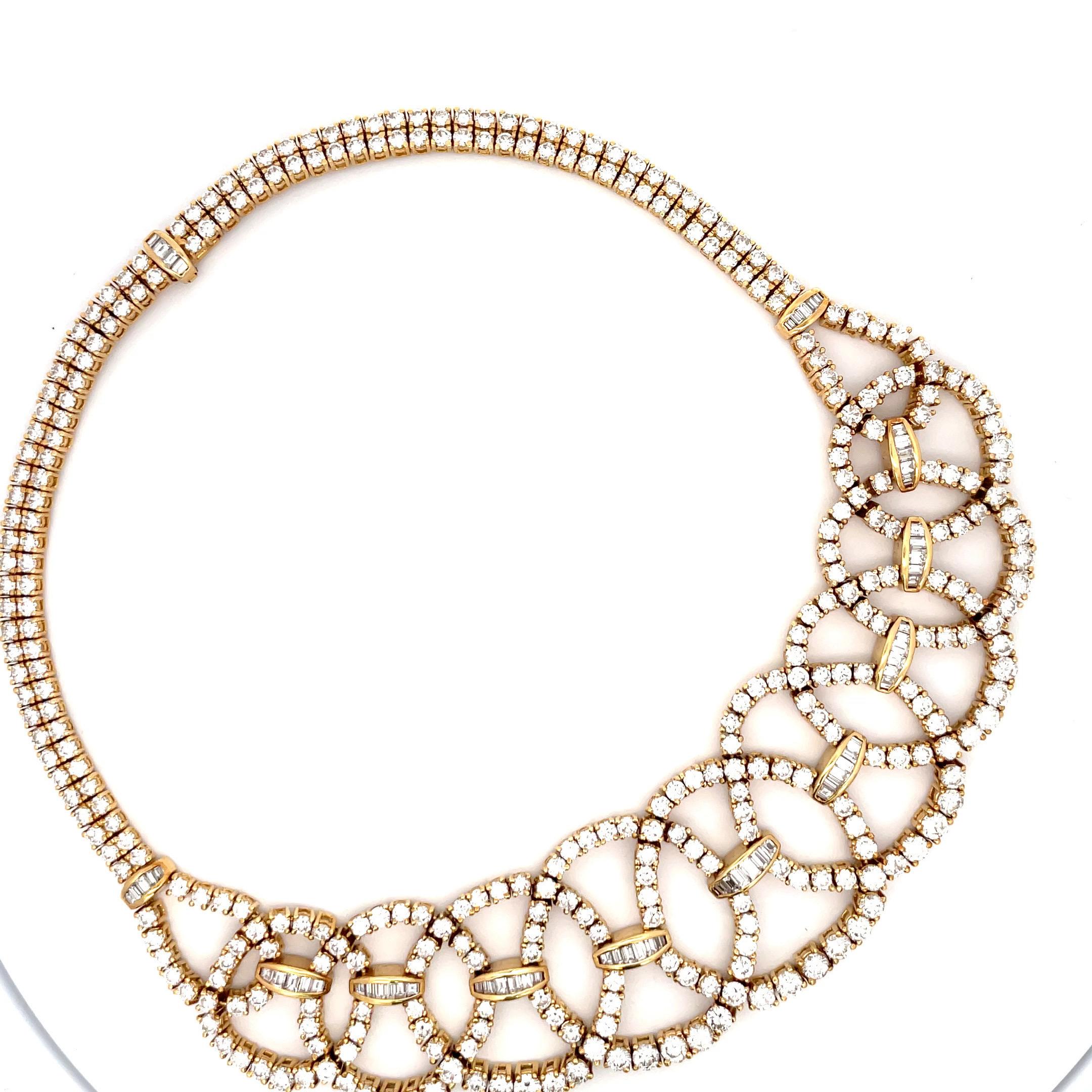 Round Cut Circa 1950s Diamond Collar Necklace 45 Carats 18 Karat Yellow Gold For Sale