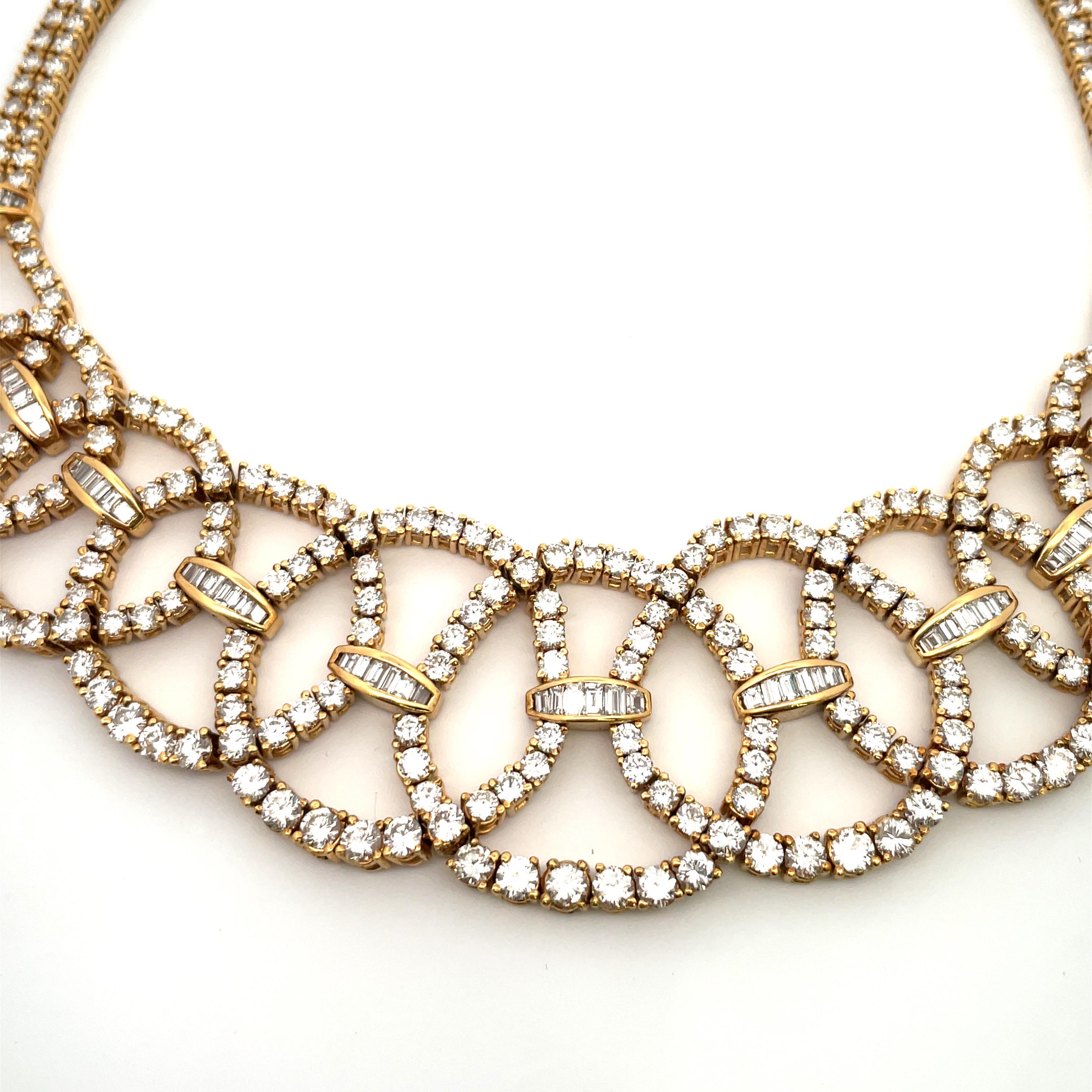 Circa 1950s Diamond Collar Necklace 45 Carats 18 Karat Yellow Gold In Excellent Condition For Sale In New York, NY