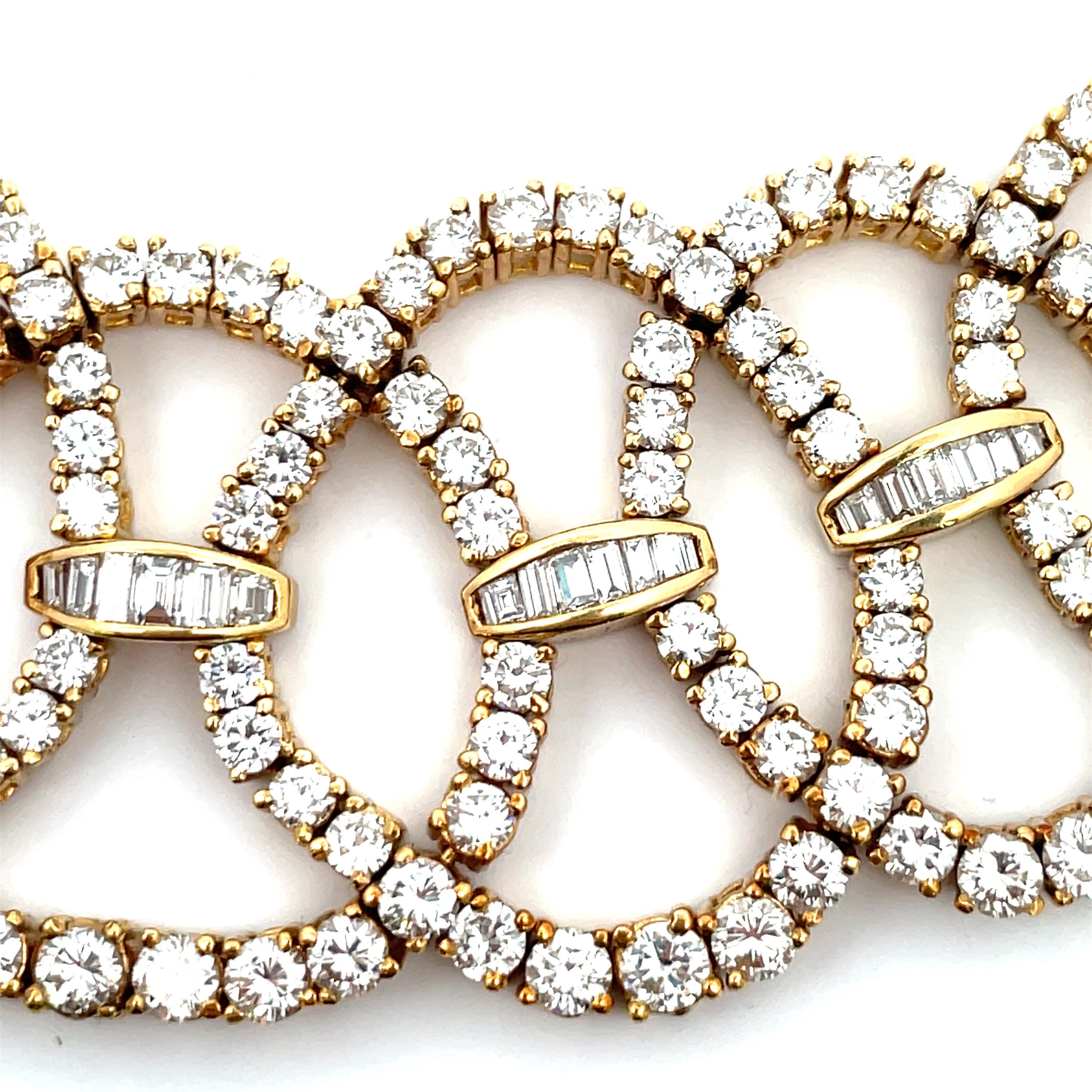Circa 1950s Diamond Collar Necklace 45 Carats 18 Karat Yellow Gold For Sale 2