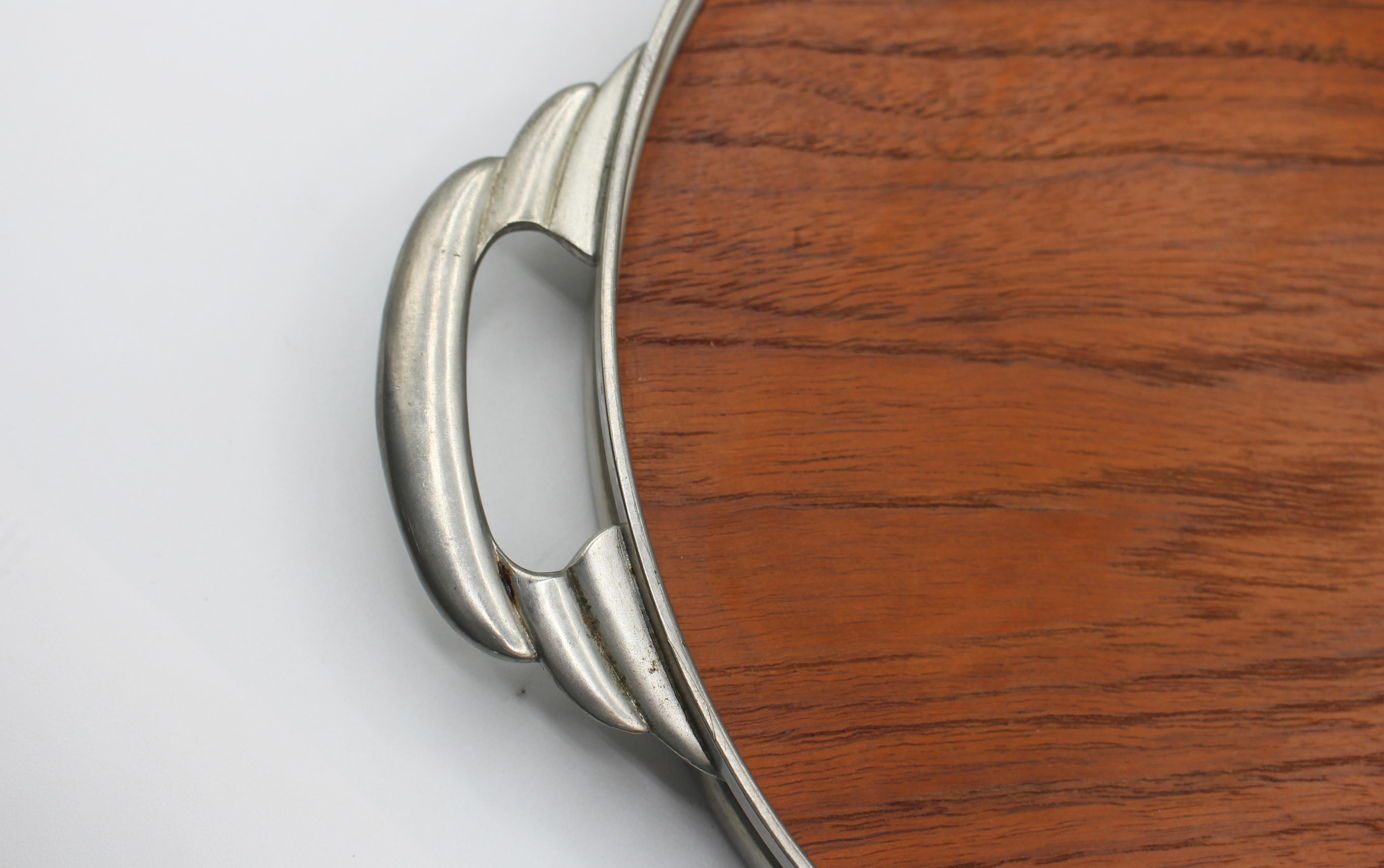 Néerlandais CIRCA - Plateau à cocktail ovale hollandais en teck et étain des années 1950 en vente