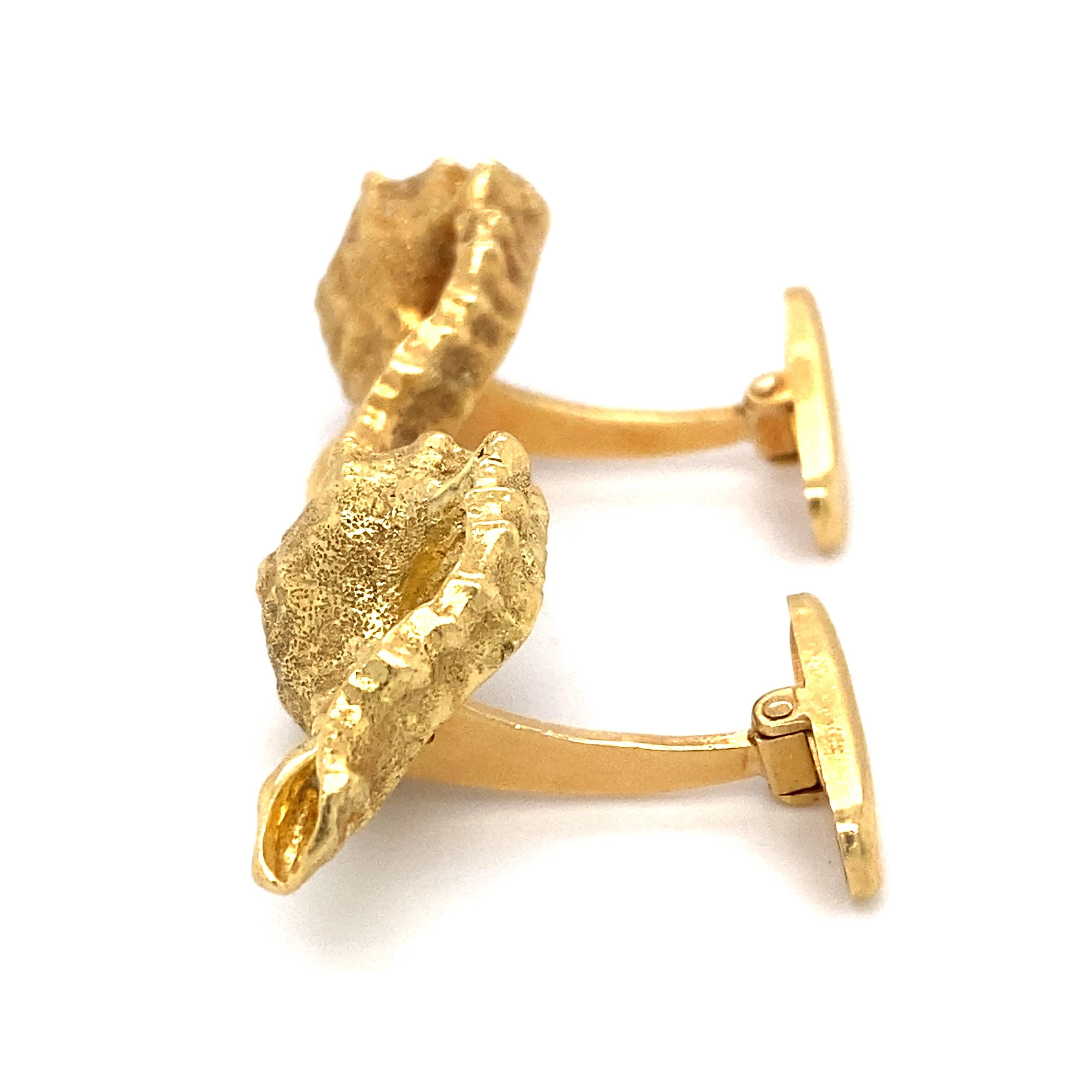 Französische Muschel-Manschettenknöpfe aus 18 Karat Gold, ca. 1950er Jahre für Damen oder Herren im Angebot