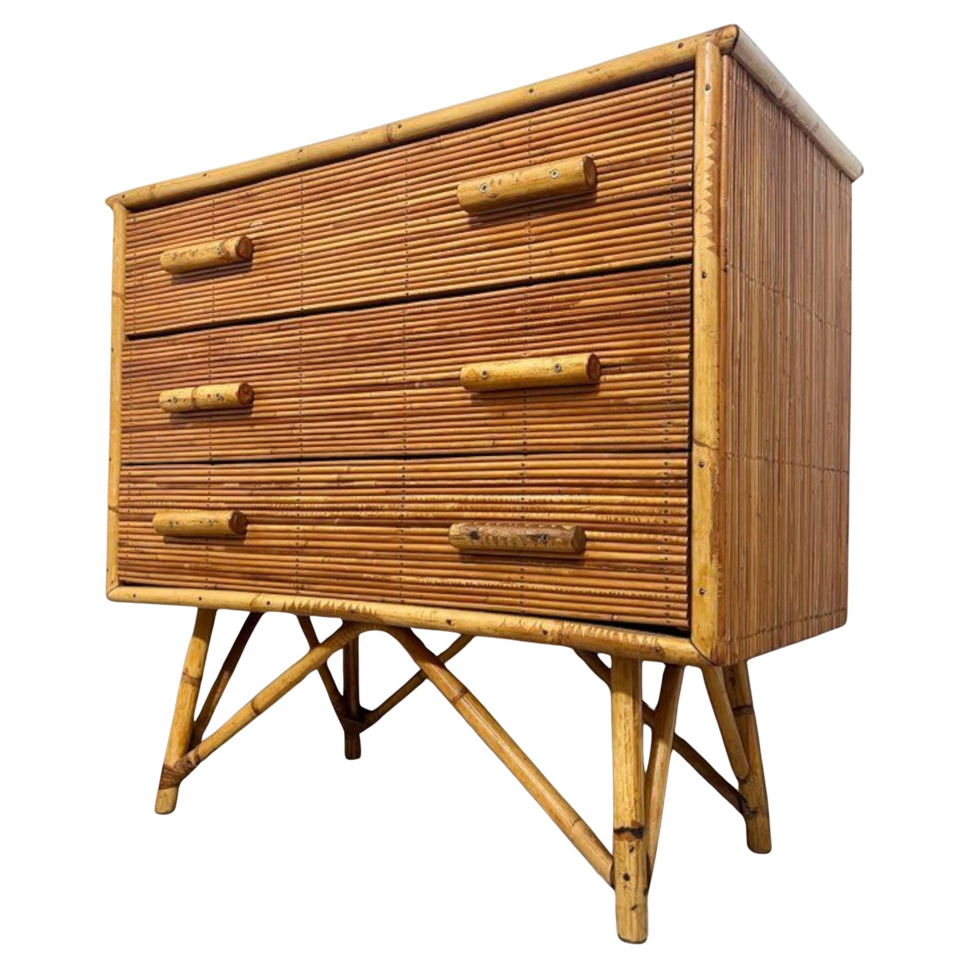 Alrededor de 1950  Diseño francés  Construcción de bambú y ratán en venta