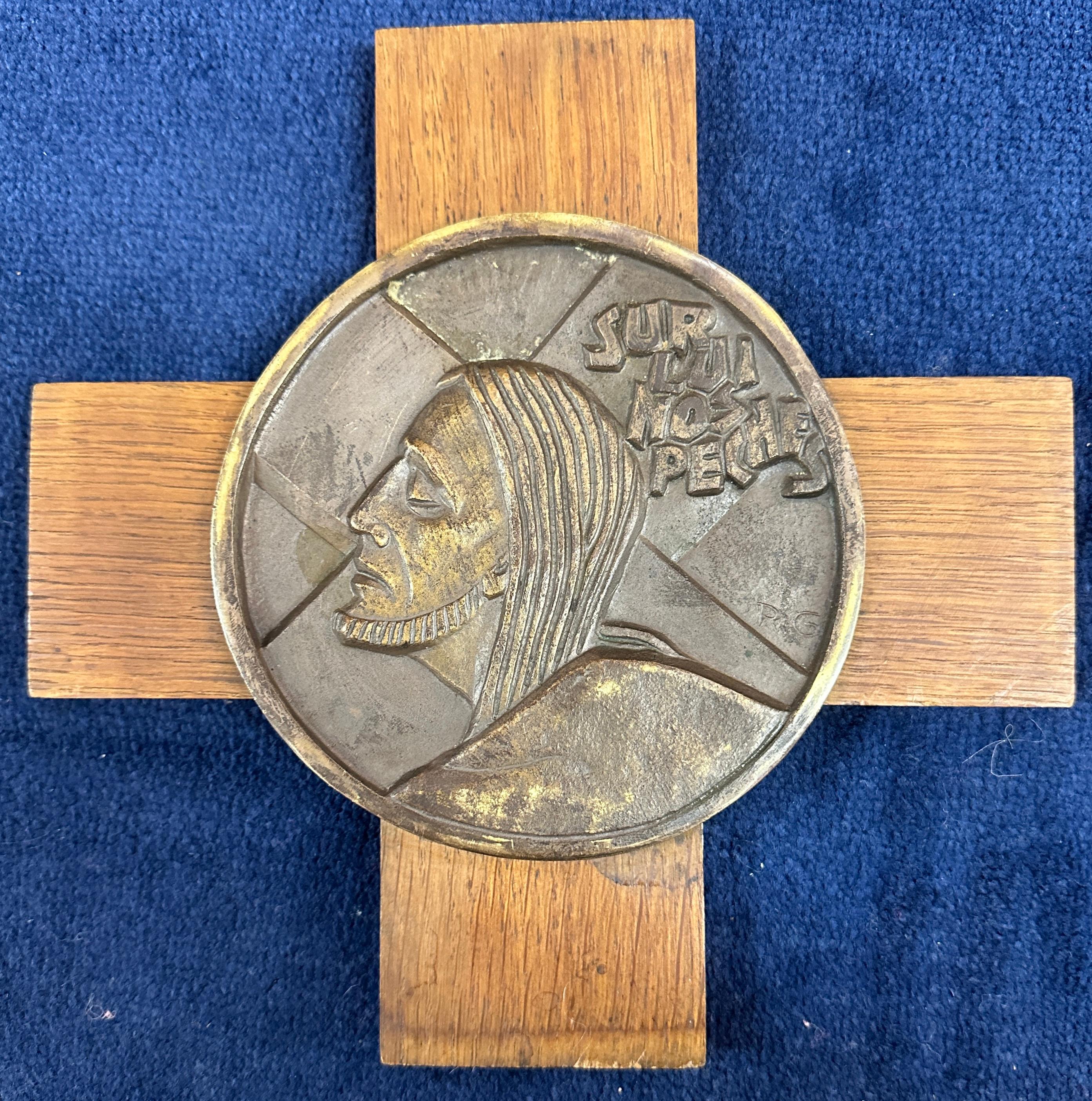 Circa 1950s French René Gourdon Cast Bronze Stations of the Cross Plaques In Good Condition For Sale In London, GB