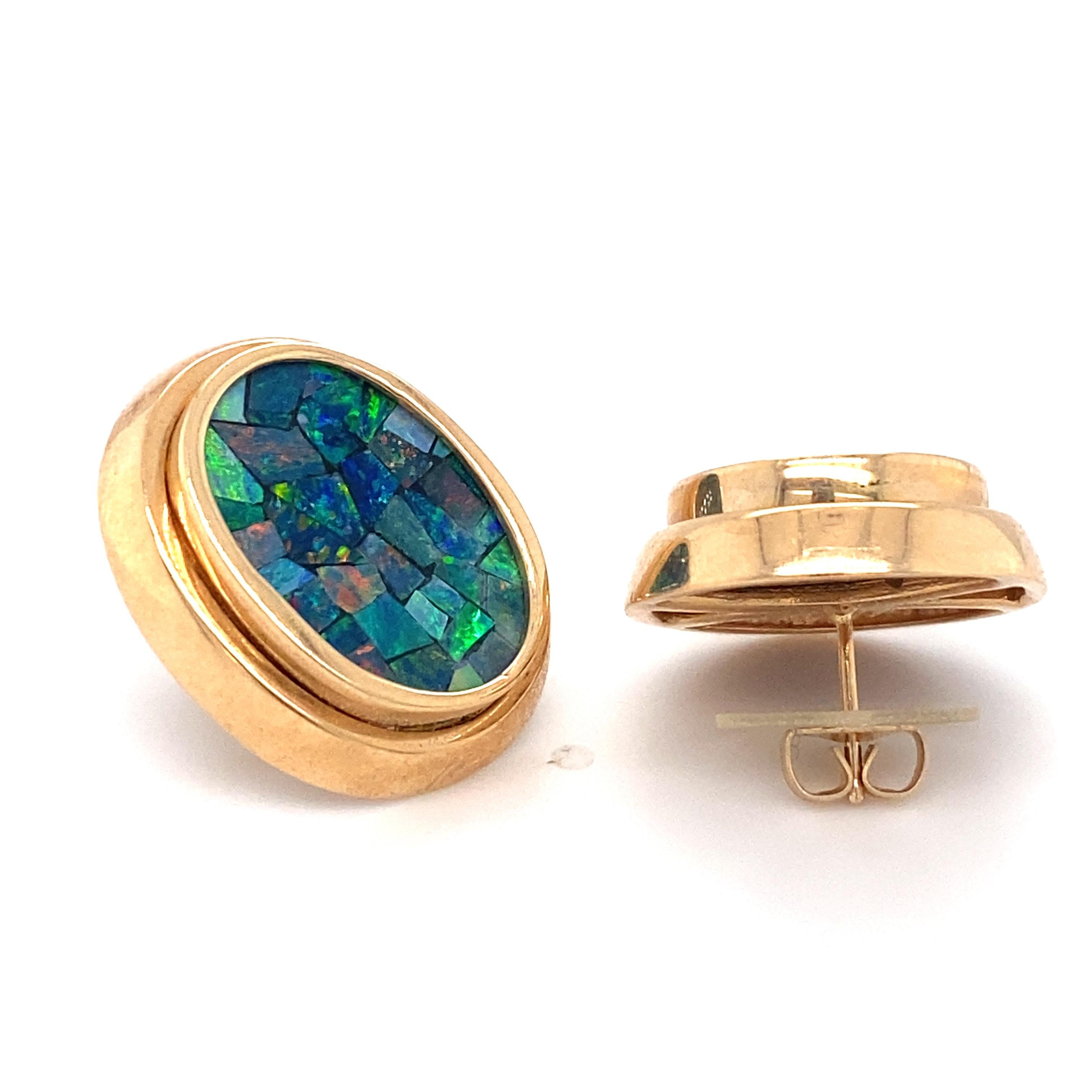 CIRCA 1950er Jahre Mosaik Opal Oval Ohrstecker in 14K Gold Damen