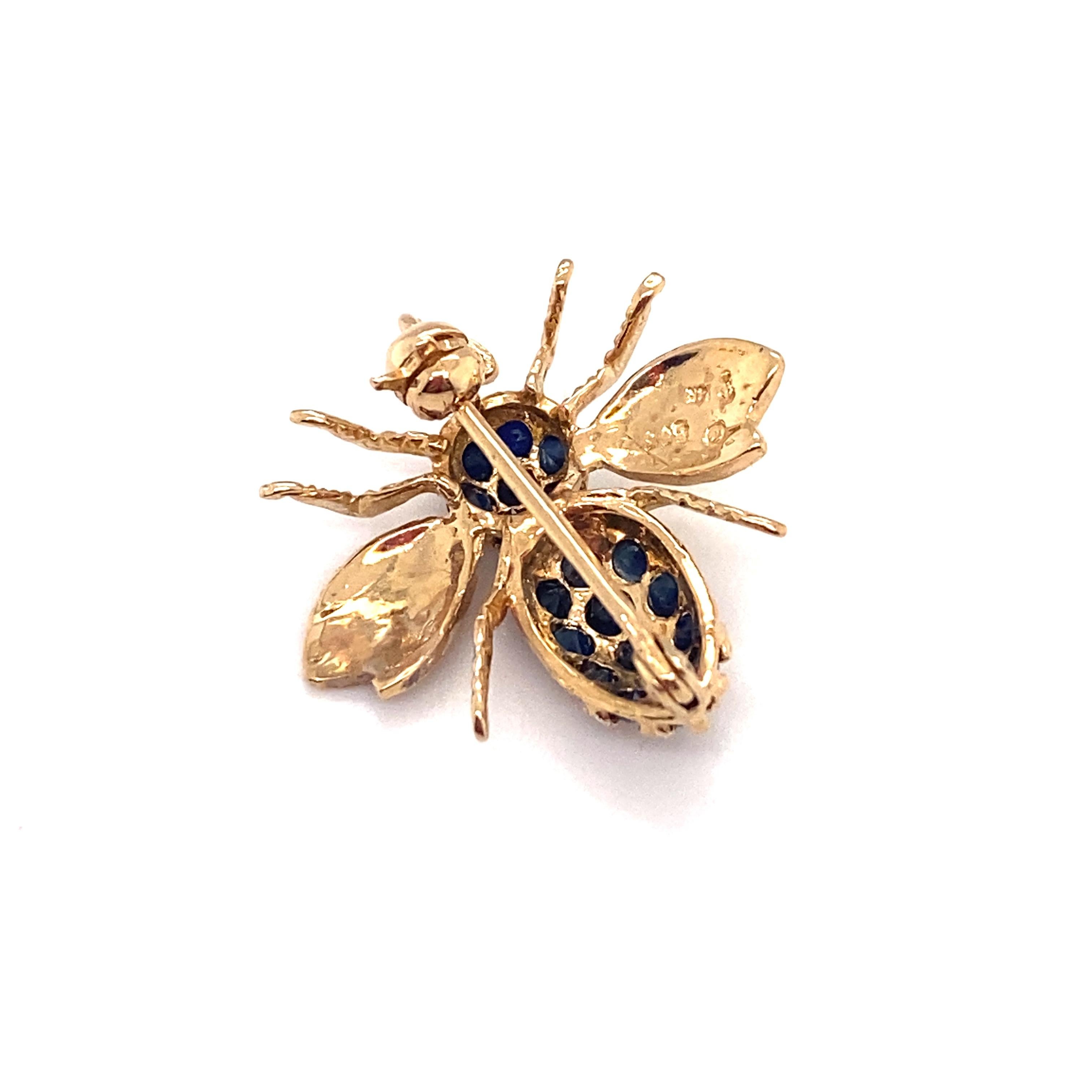 Rétro Épingle en forme d'abeille en or 14 carats et saphir, c. 1950 en vente