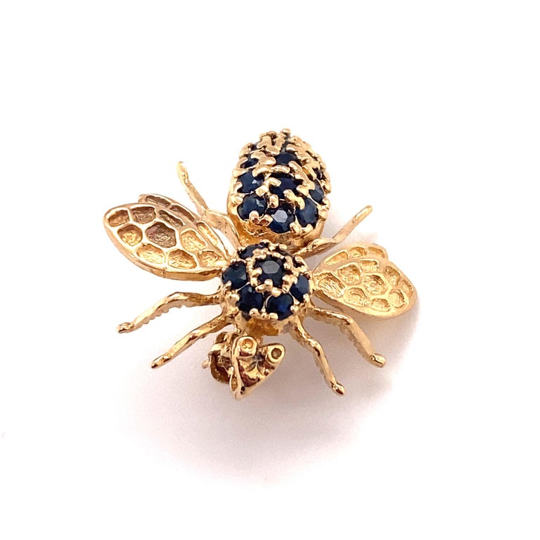 Circa 1950s Sapphire Bee Pin in 14 Karat Gold For Sale at 1stDibs