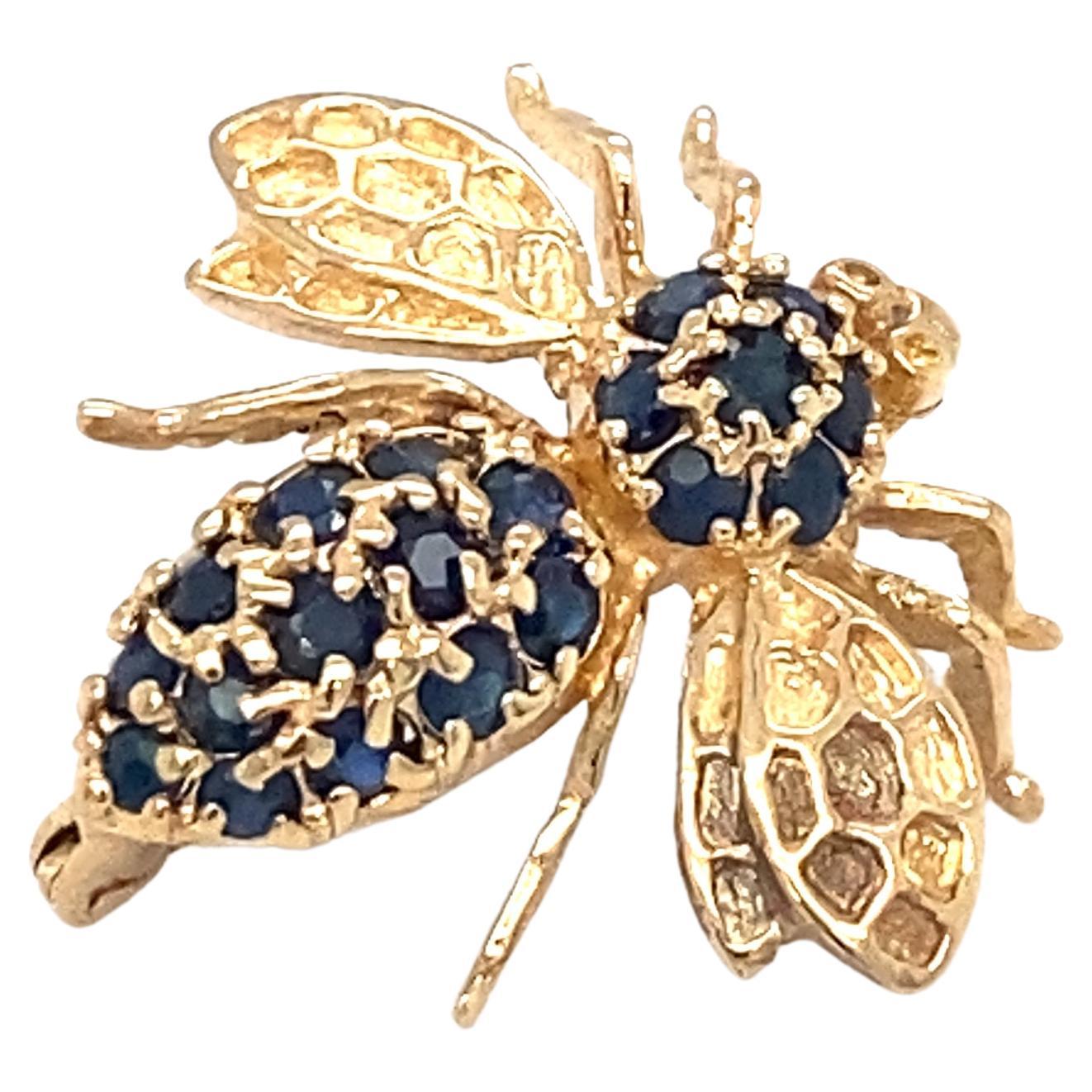 Circa 1950s Sapphire Bee Pin in 14 Karat Gold For Sale