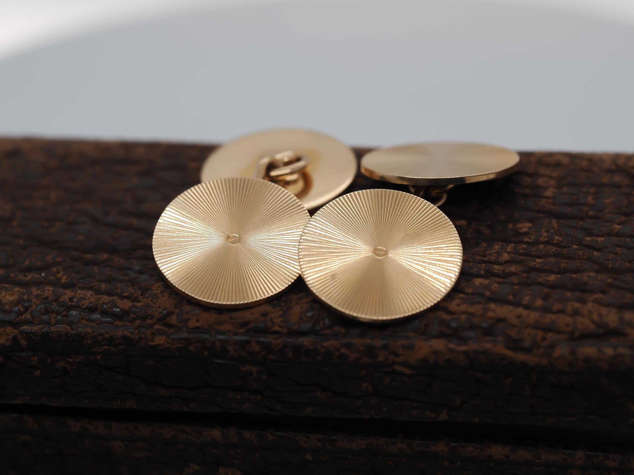 Men's Circa 1950s Tiffany & Co. 14K Yellow Gold Disc Cufflinks For Sale