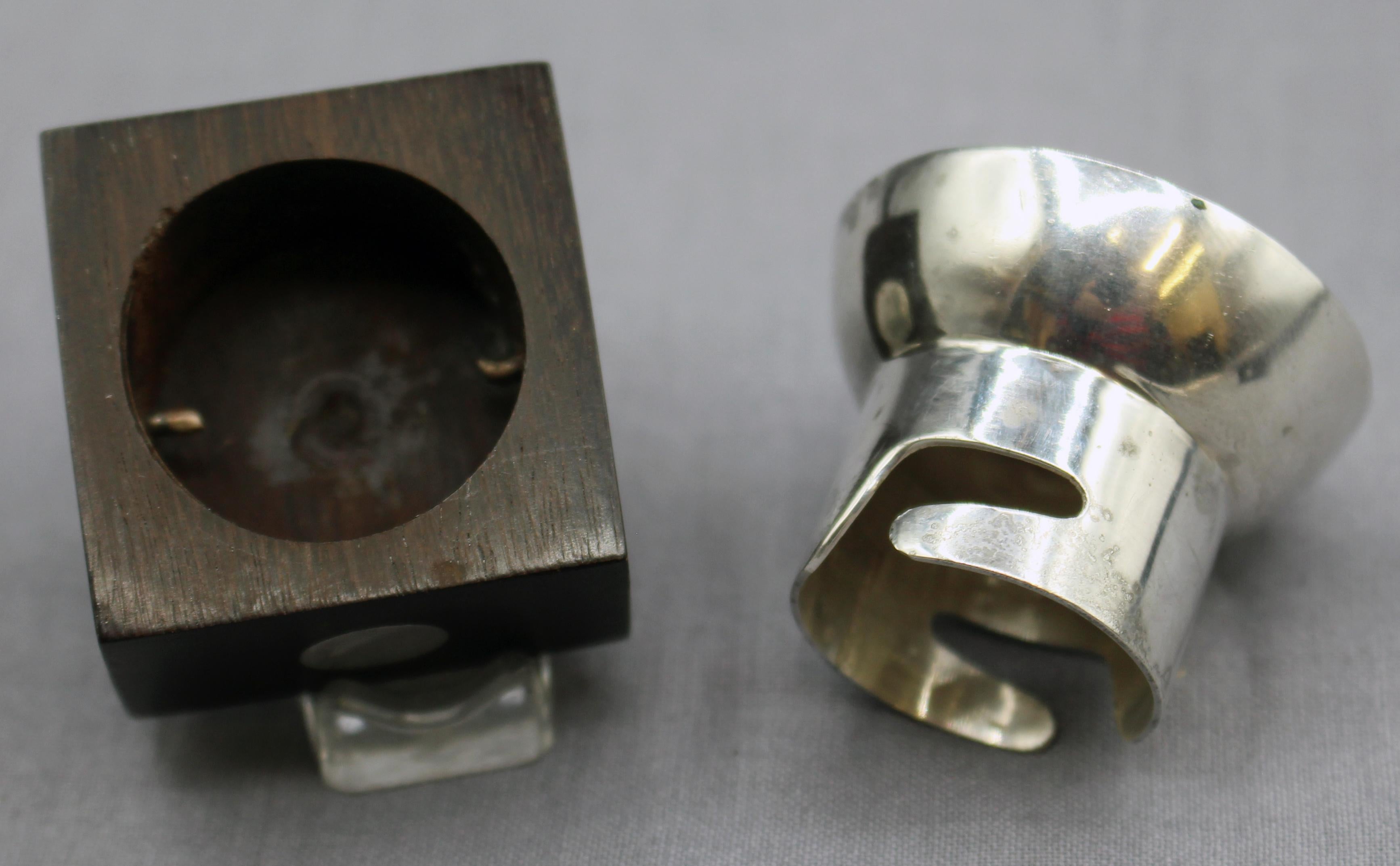 Circa 1950 William Spratling Salero y Pimentero de Plata de Ley y Madera Moderno de mediados de siglo en venta