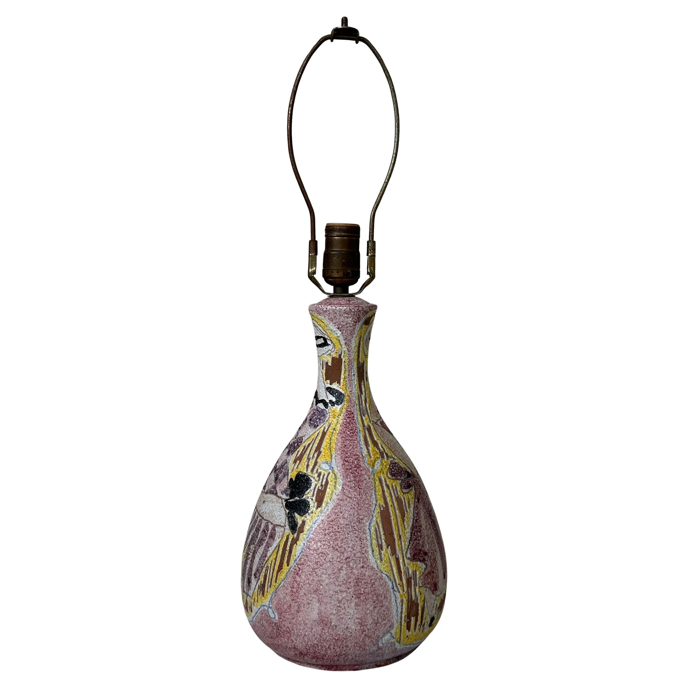 Lampada da tavolo del 1958 circa, ideale per ambienti femminili o effeminati come la camera delle ragazze. È larga 7