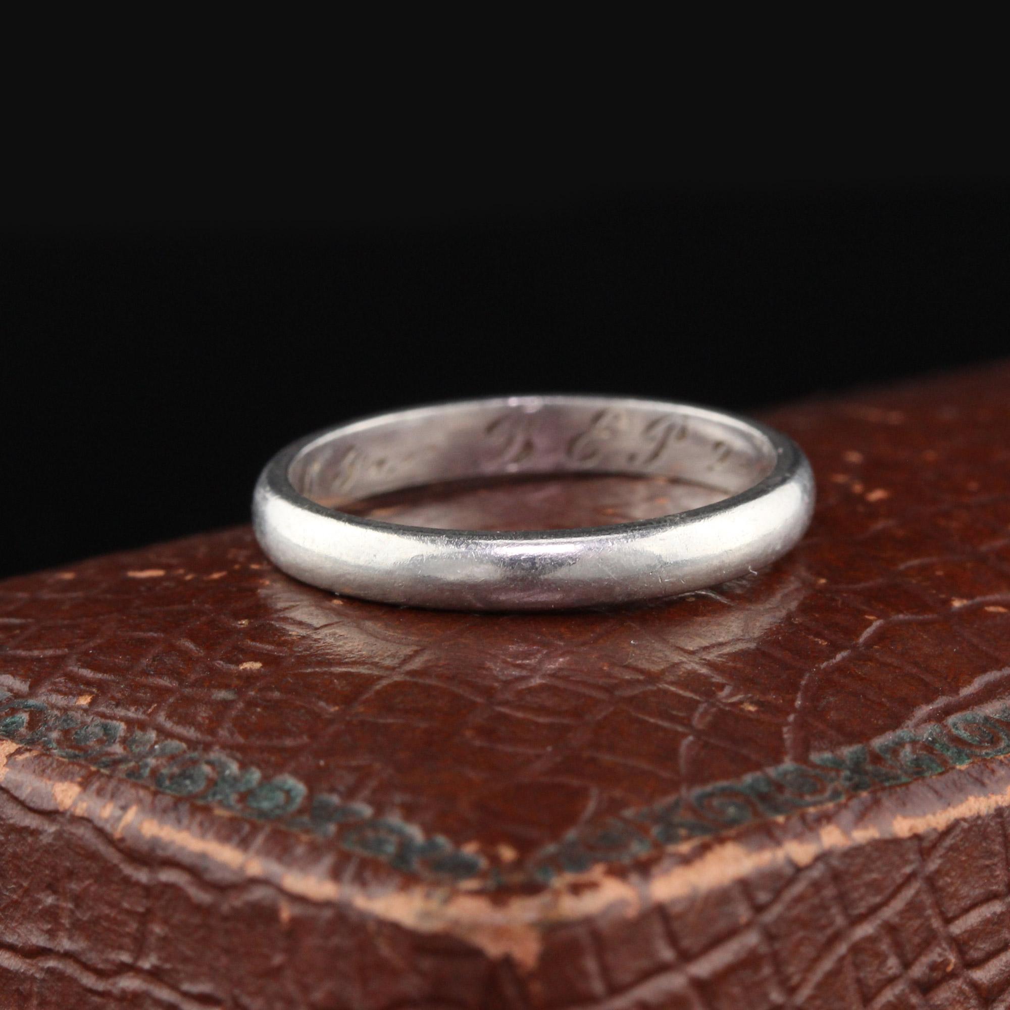 This is a classic simple Vintage Platinum Wedding Band Dated 9/13/58 with engraved initials.

#R0205

Metal: Platinum

Weight: 3.1 Grams

Ring Size: 5

This ring can be sized for a $30 fee

*Please note - we cannot accept returns on sized