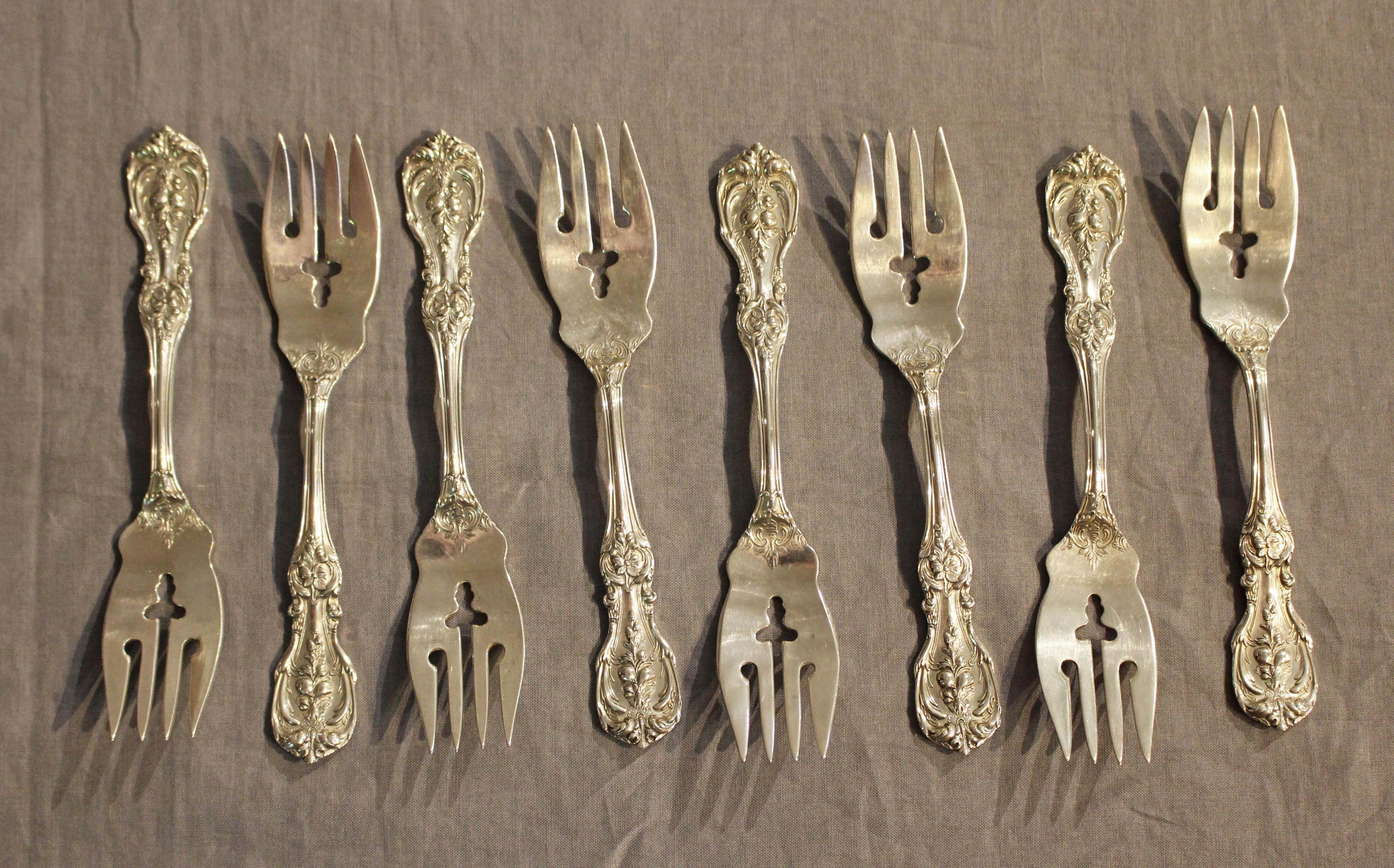 Circa 1960 51-Piece Sterling Silver Flatware Set of Francis I by Reed & Barton For Sale 5