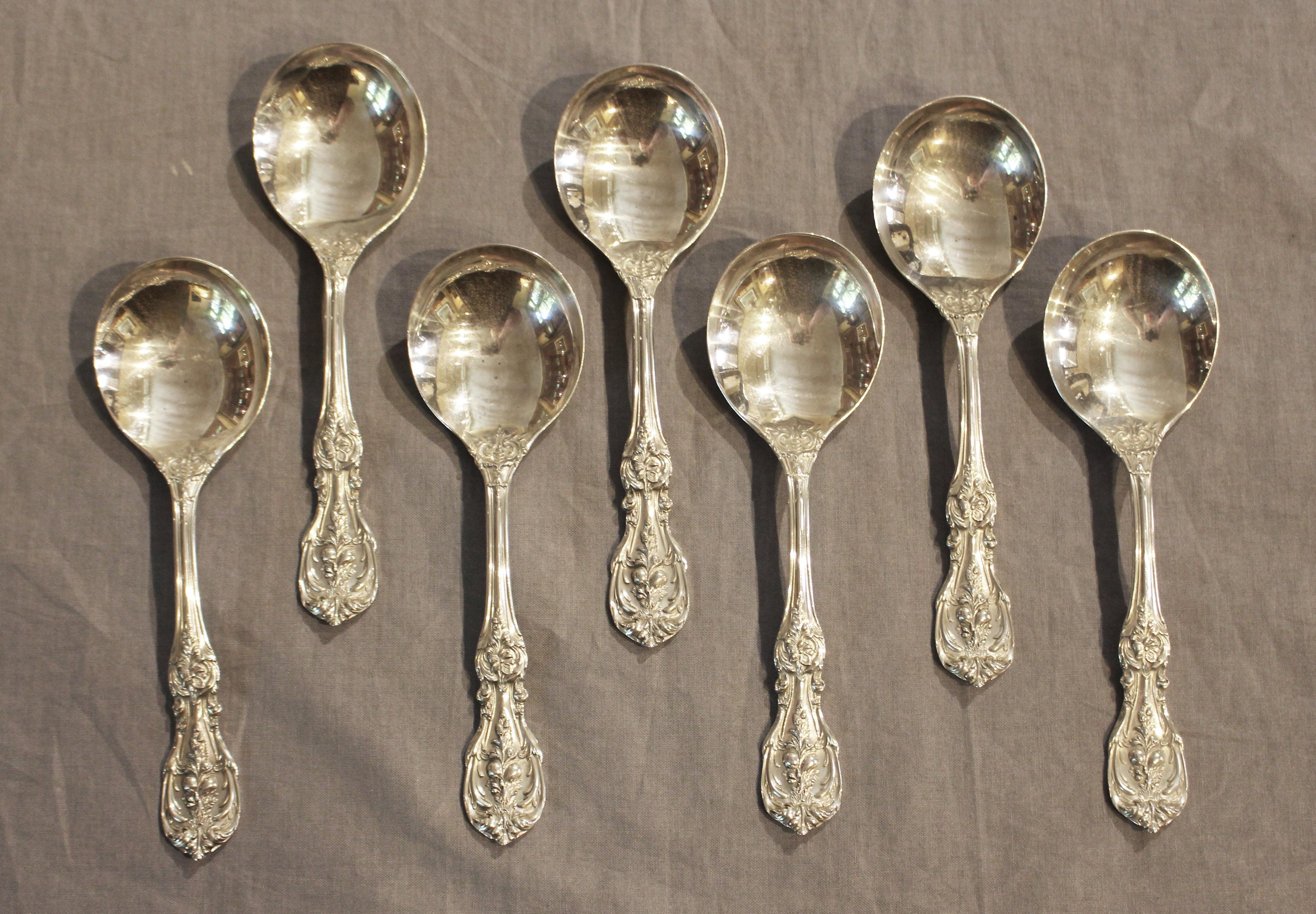 Circa 1960 51-piece Sterling Silver flatware Set of Francis I by Reed & Barton. Service for 8 (lacking 1 teaspoon): 8 place knives (8 7/8