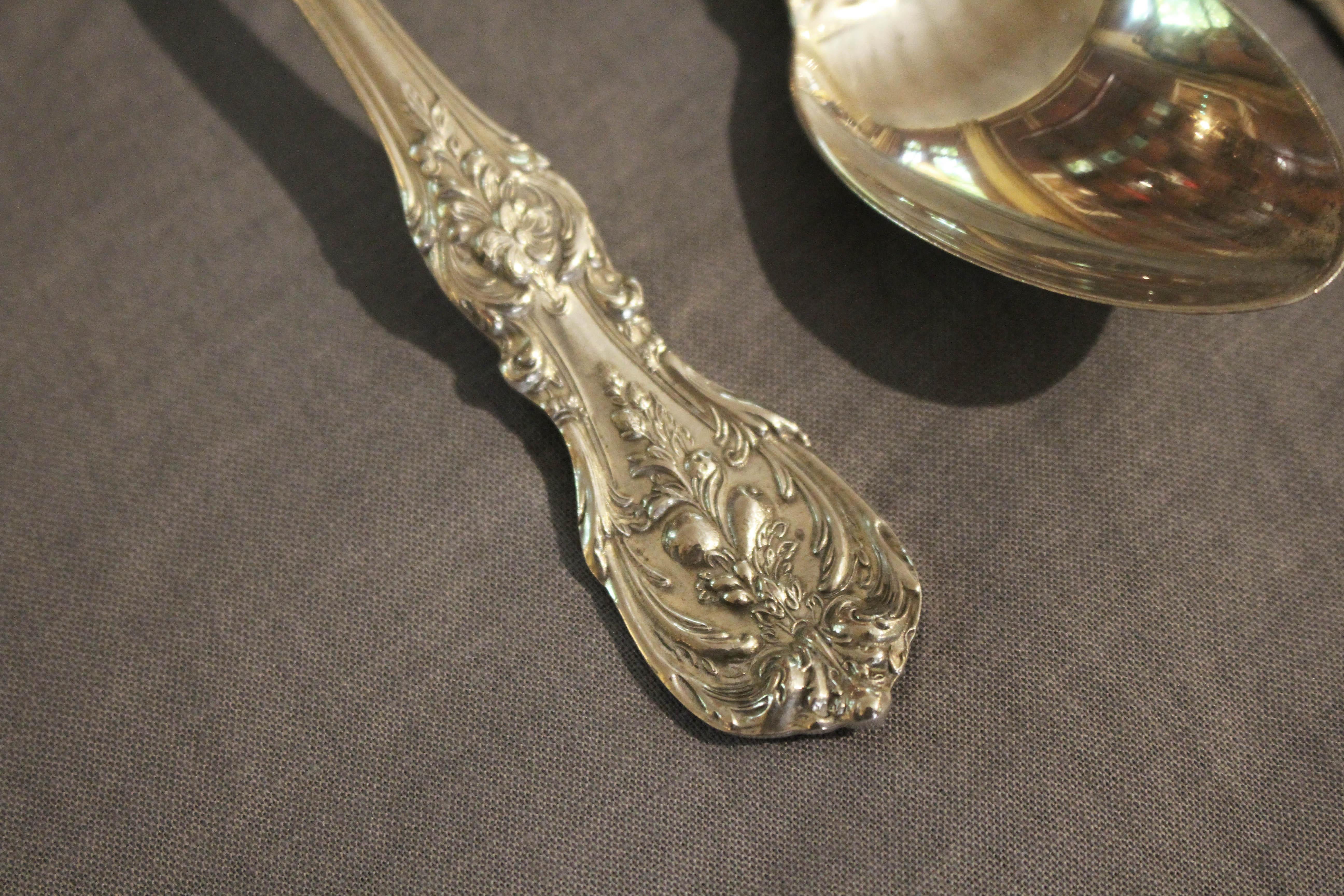 Circa 1960 51-Piece Sterling Silver Flatware Set of Francis I by Reed & Barton In Good Condition For Sale In Chapel Hill, NC