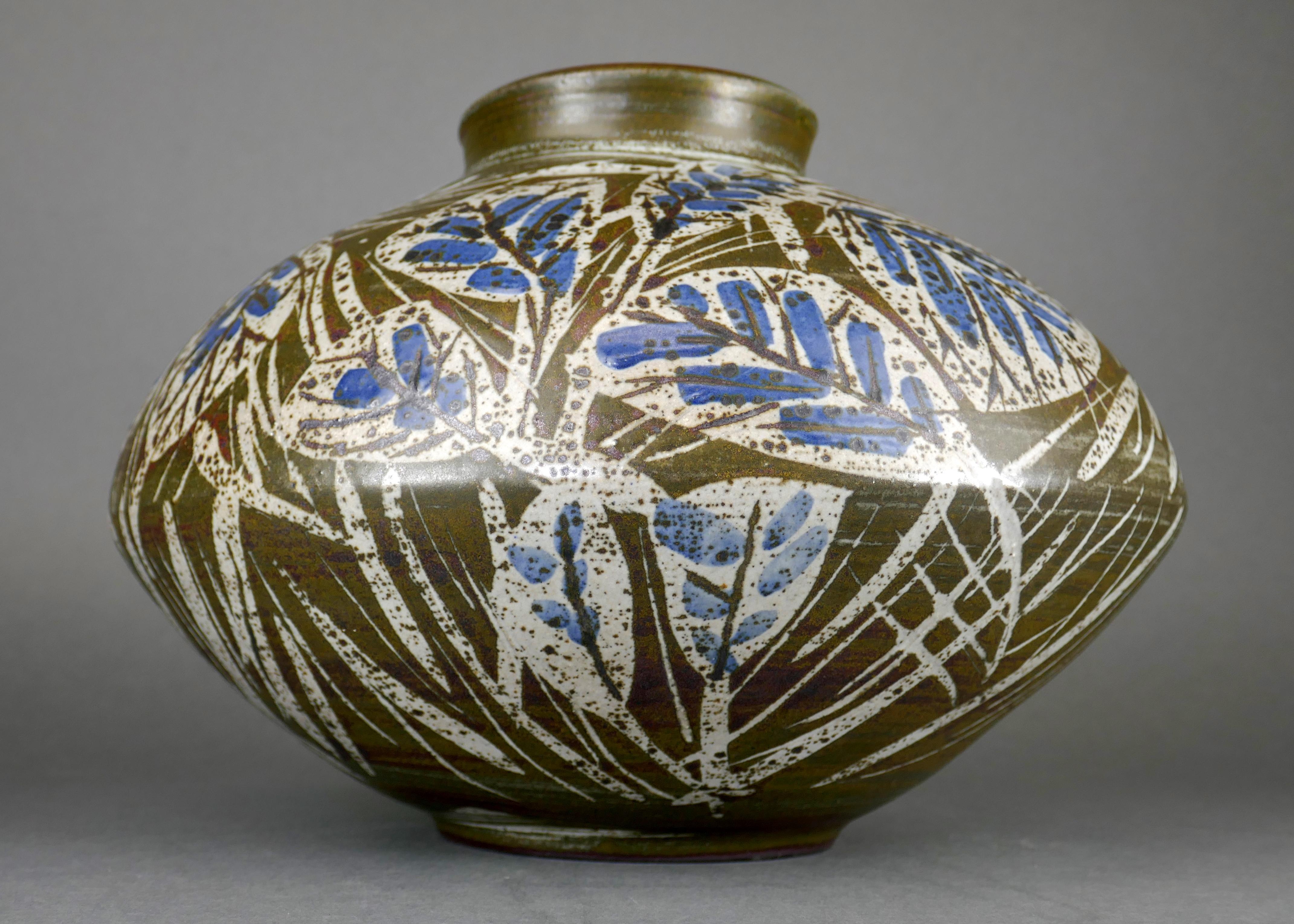 Vaso in ceramica dipinto a mano di Amy Donaldson del 1960 circa in vendita 4