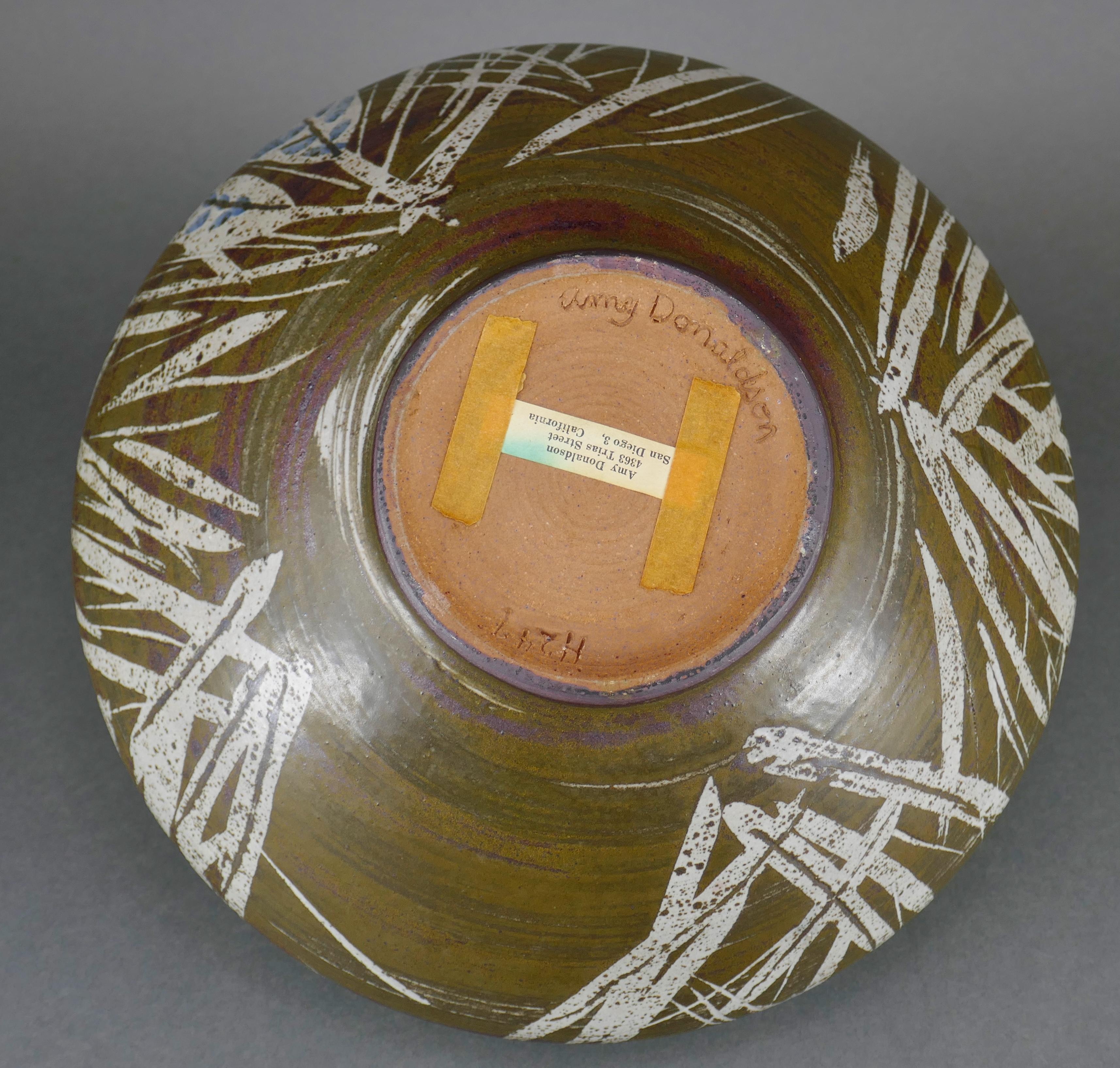 Vaso in ceramica dipinto a mano di Amy Donaldson del 1960 circa in vendita 6