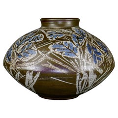 Circa 1960 Amy Donaldson Hand Painted Ceramic Vase Pot